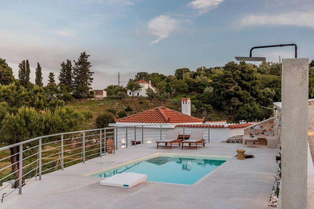 Villa Koukounaria