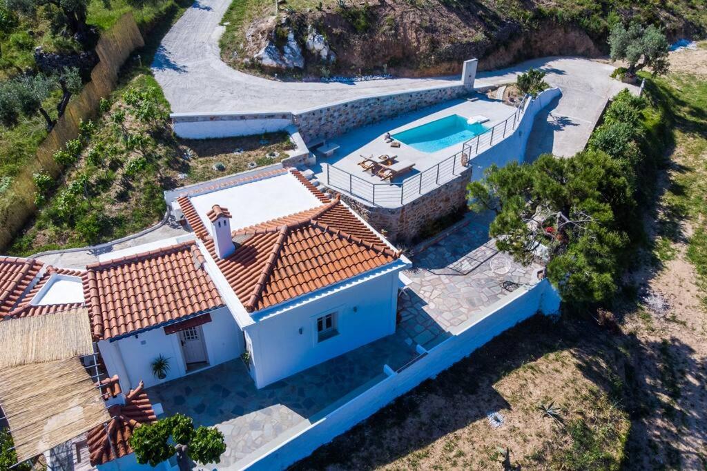 Villa Koukounaria