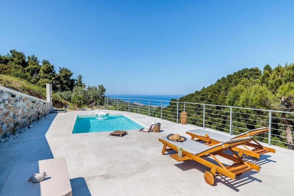 Villa Koukounaria