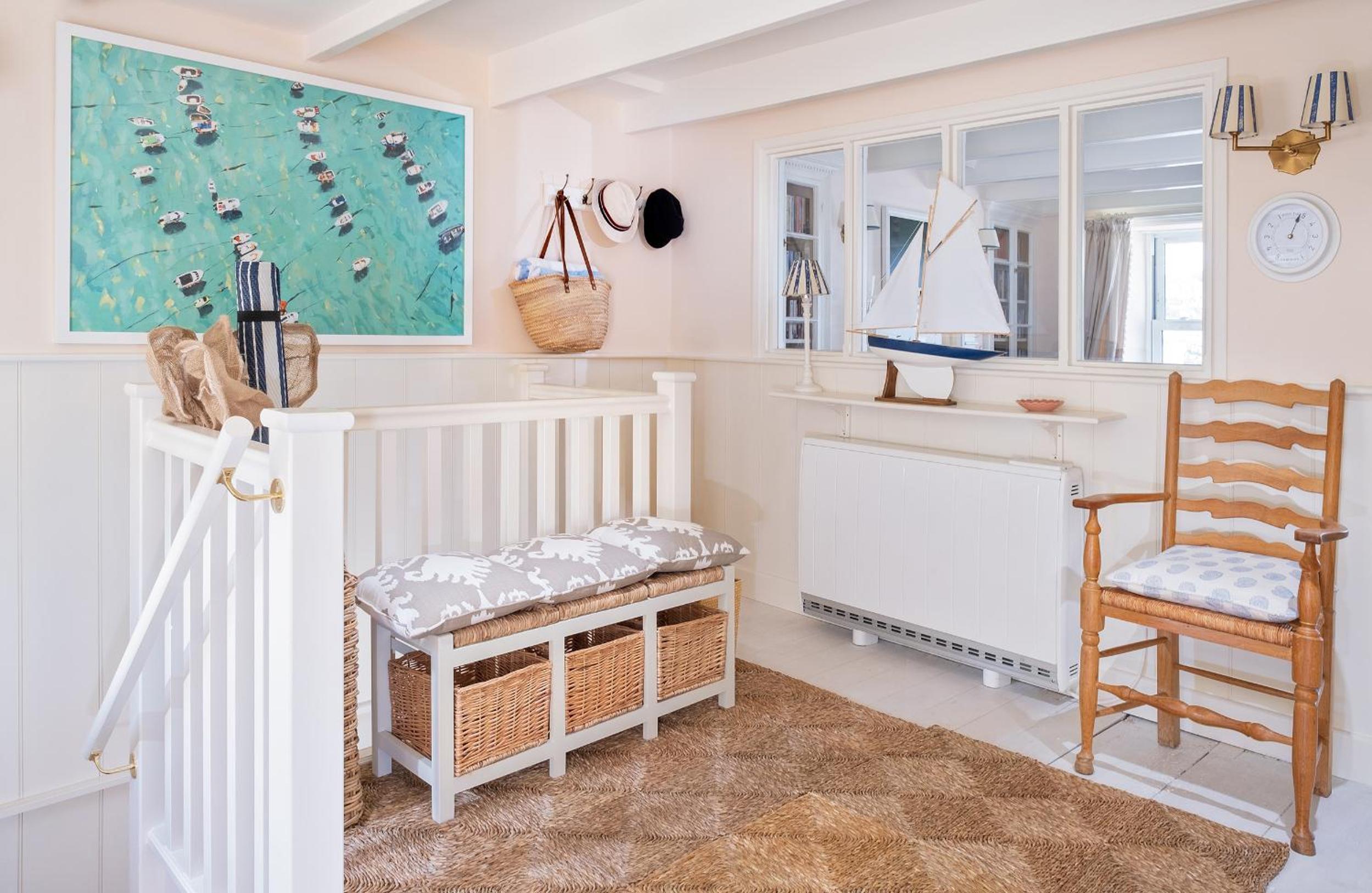 Enchanting Harbourside Cottage with Panoramic Views