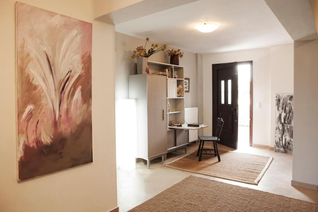 Bezeniko Amazing Arcadian Property! photo 2