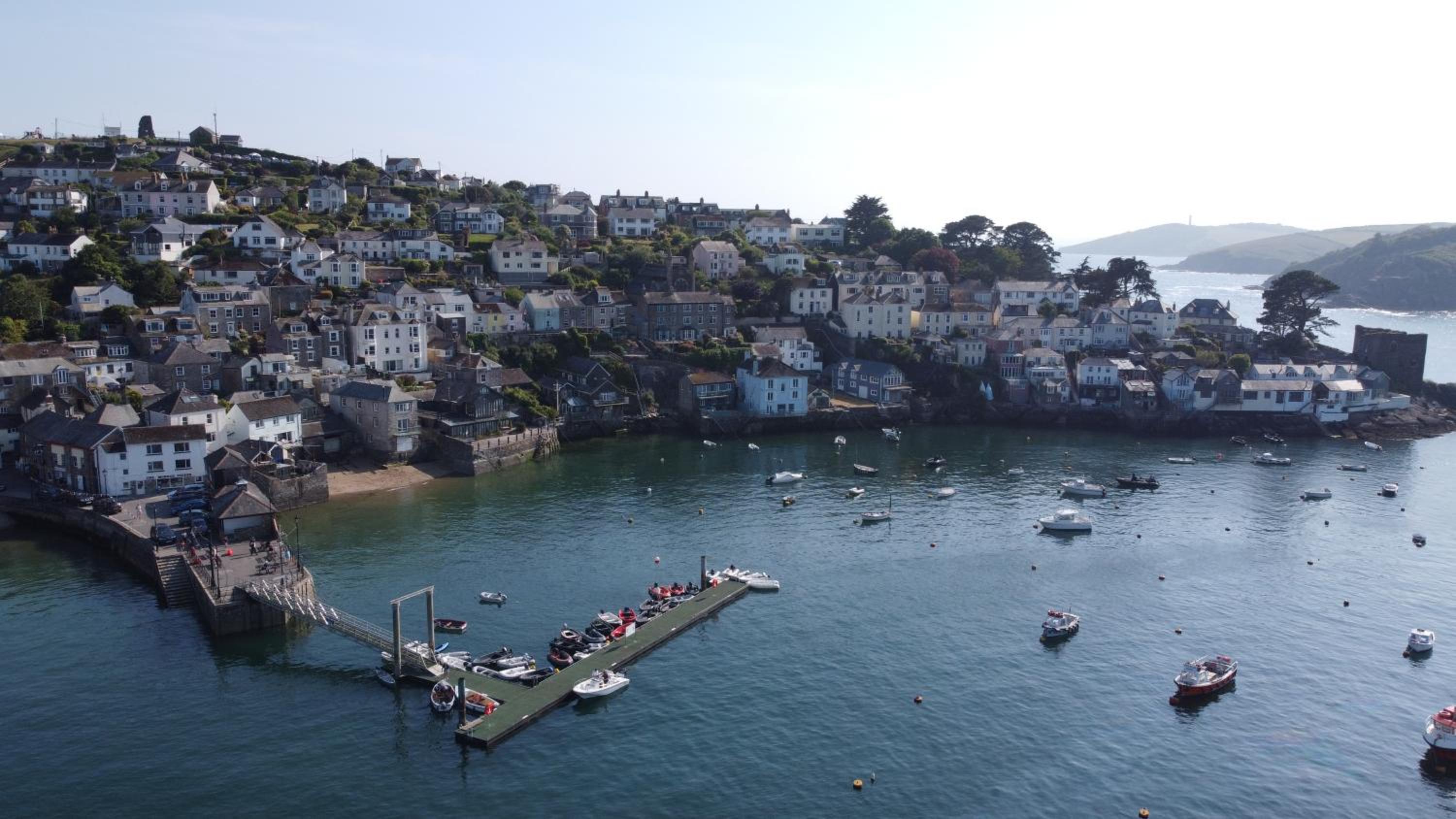 Enchanting Harbourside Cottage with Panoramic Views