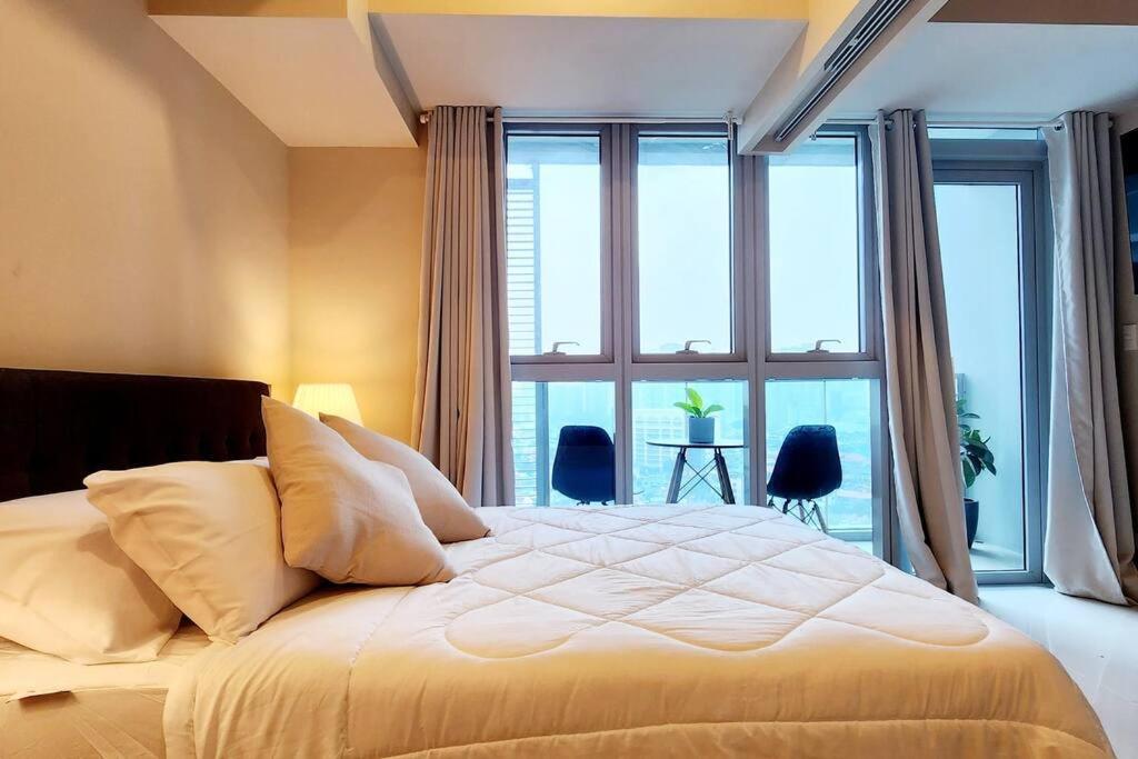Casa Antonio At Uptown Parksuites Two view 5