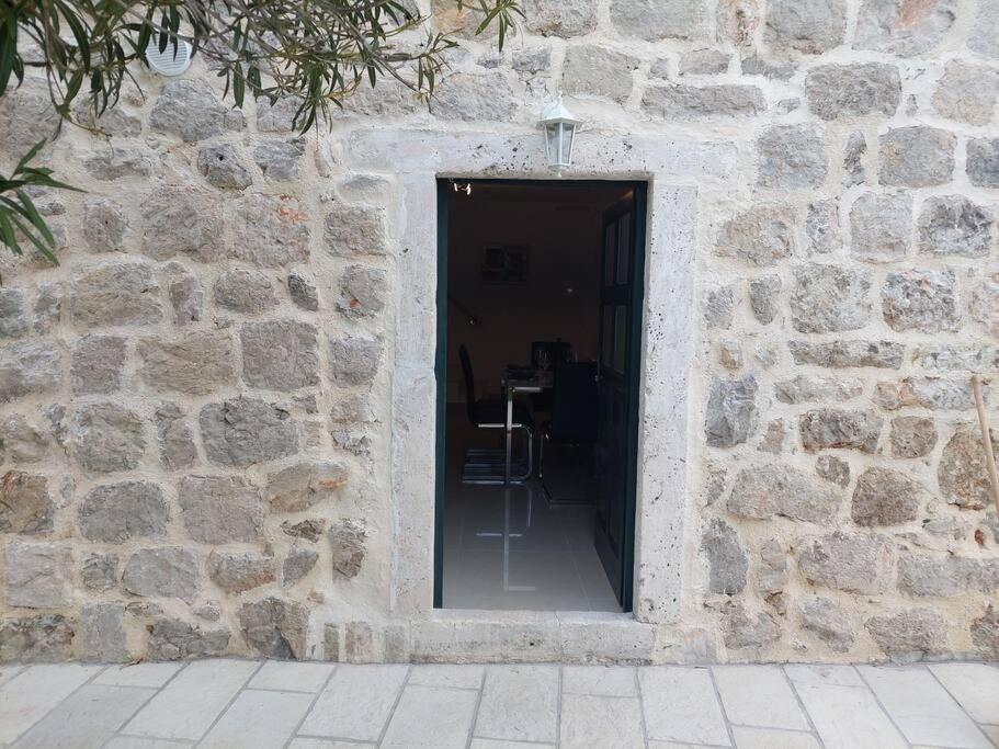 Orange Tree House view 4