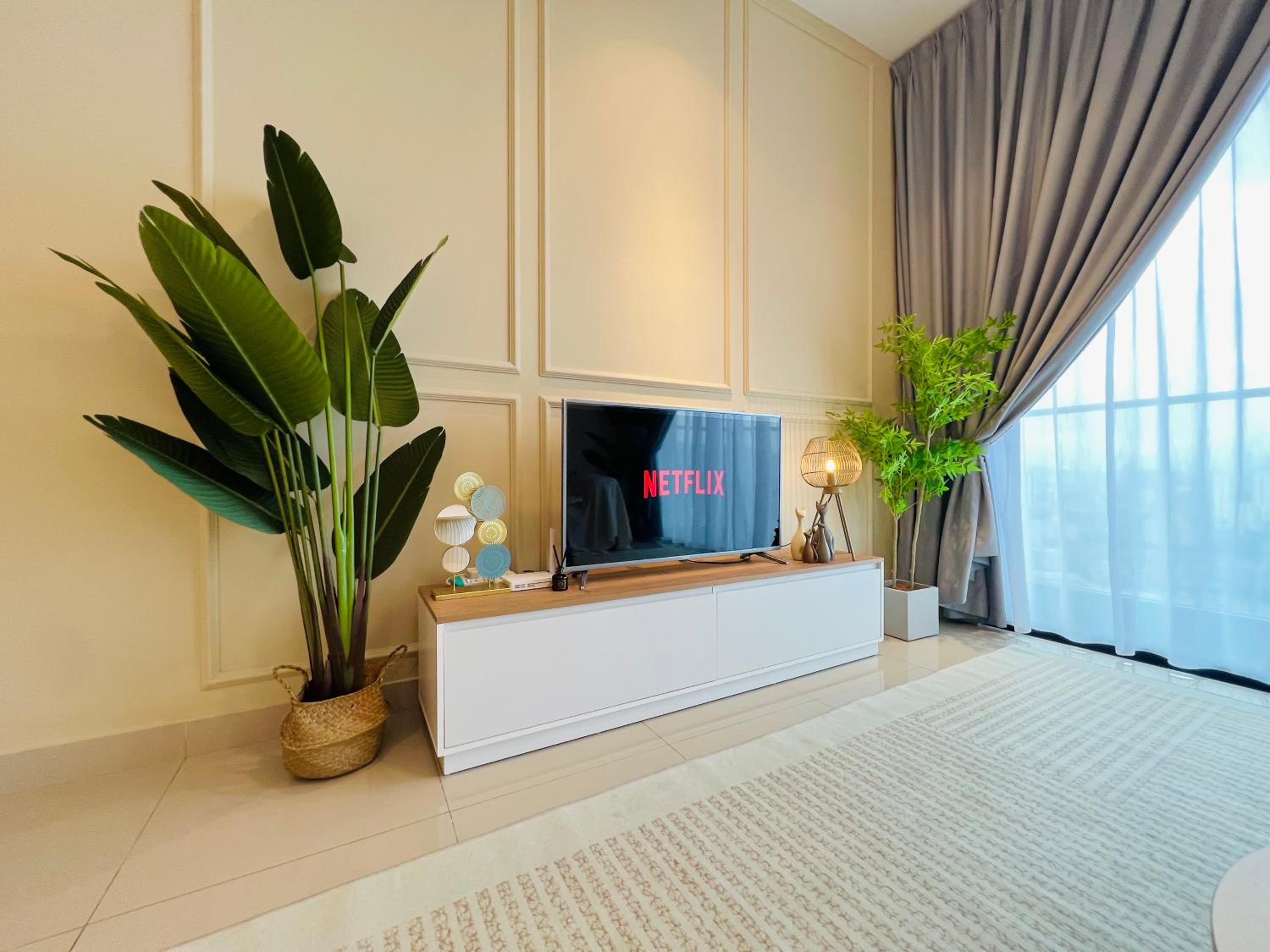 Premium Residence For Family at Aeon / Sunway Velocity / MRT / LRT
