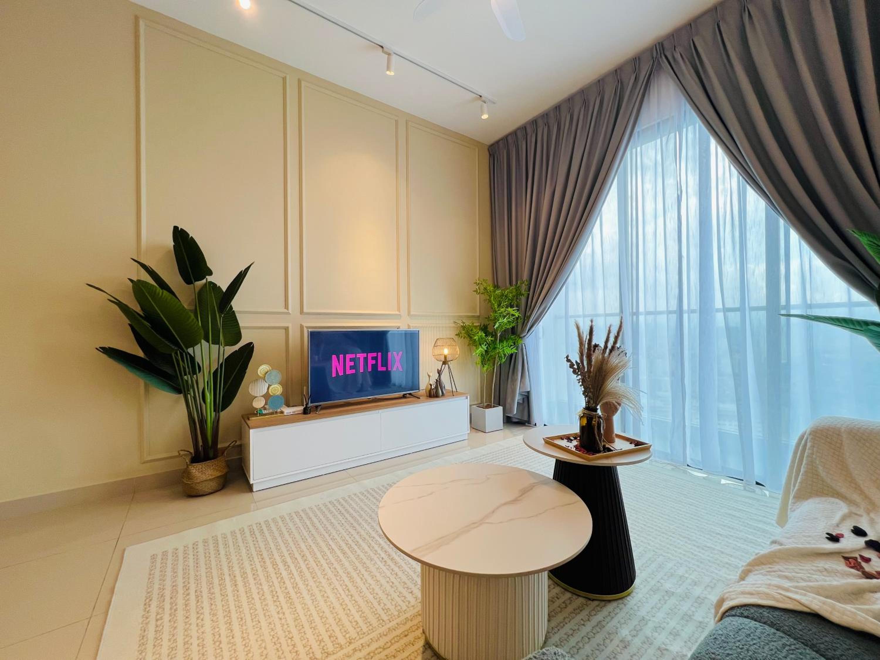 Premium Residence For Family at Aeon / Sunway Velocity / MRT / LRT