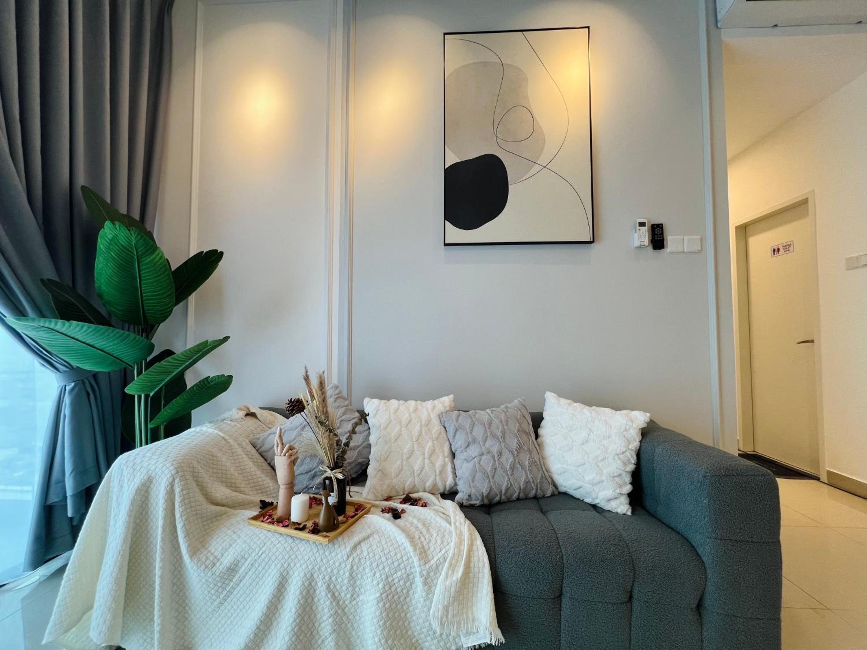 Premium Residence For Family at Aeon / Sunway Velocity / MRT / LRT