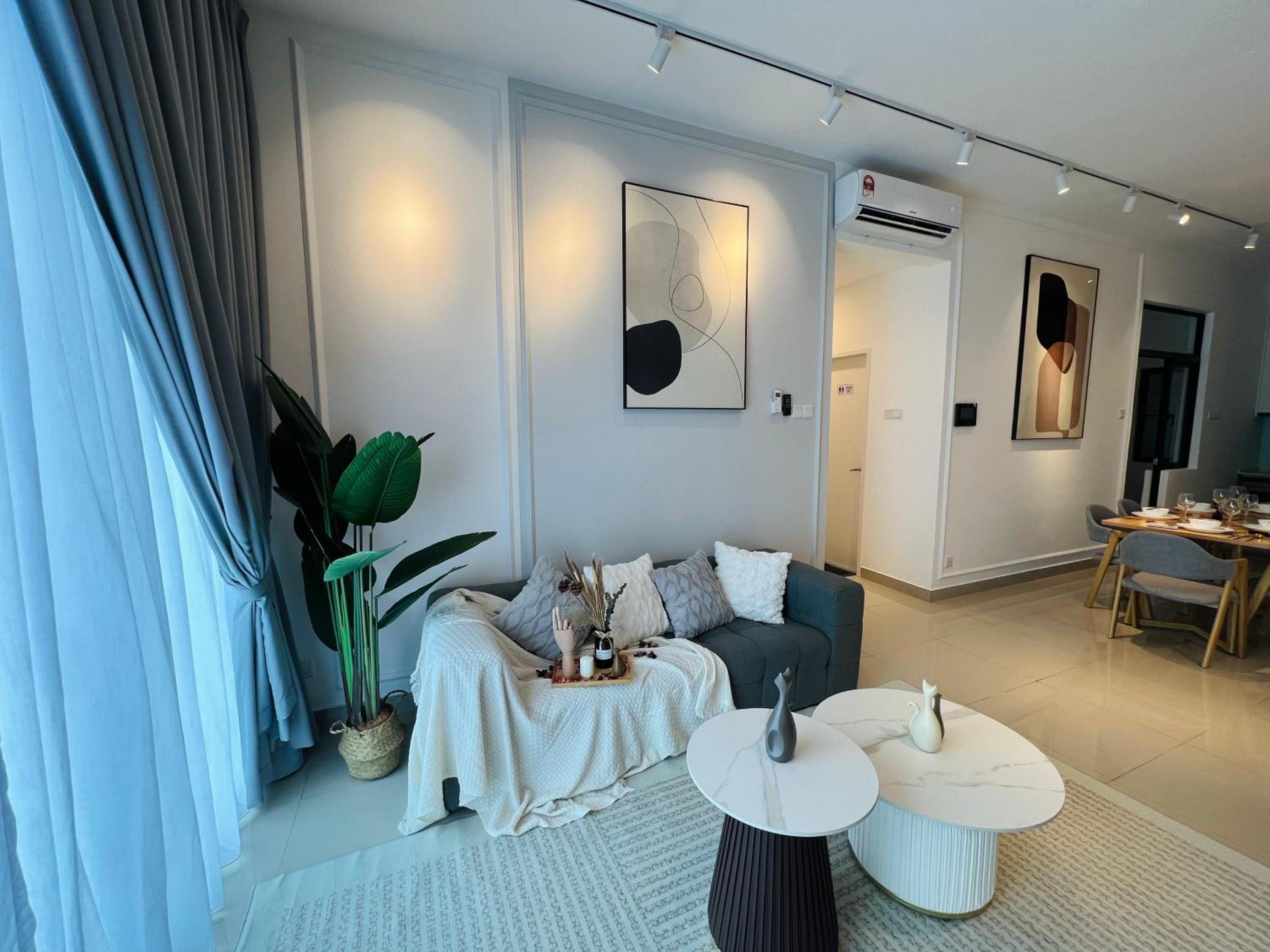 Premium Residence For Family at Aeon / Sunway Velocity / MRT / LRT
