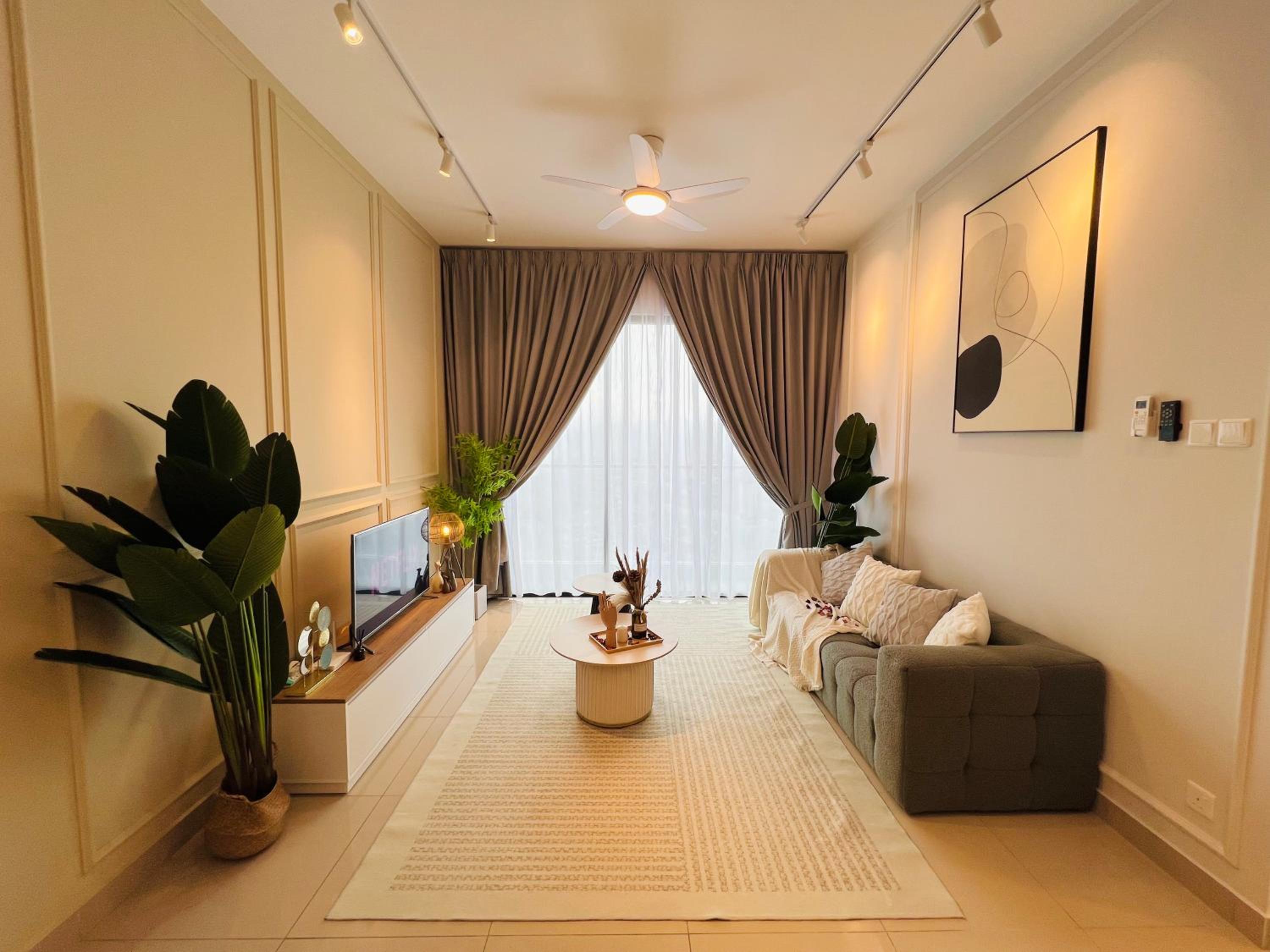 Premium Residence For Family at Aeon / Sunway Velocity / MRT / LRT