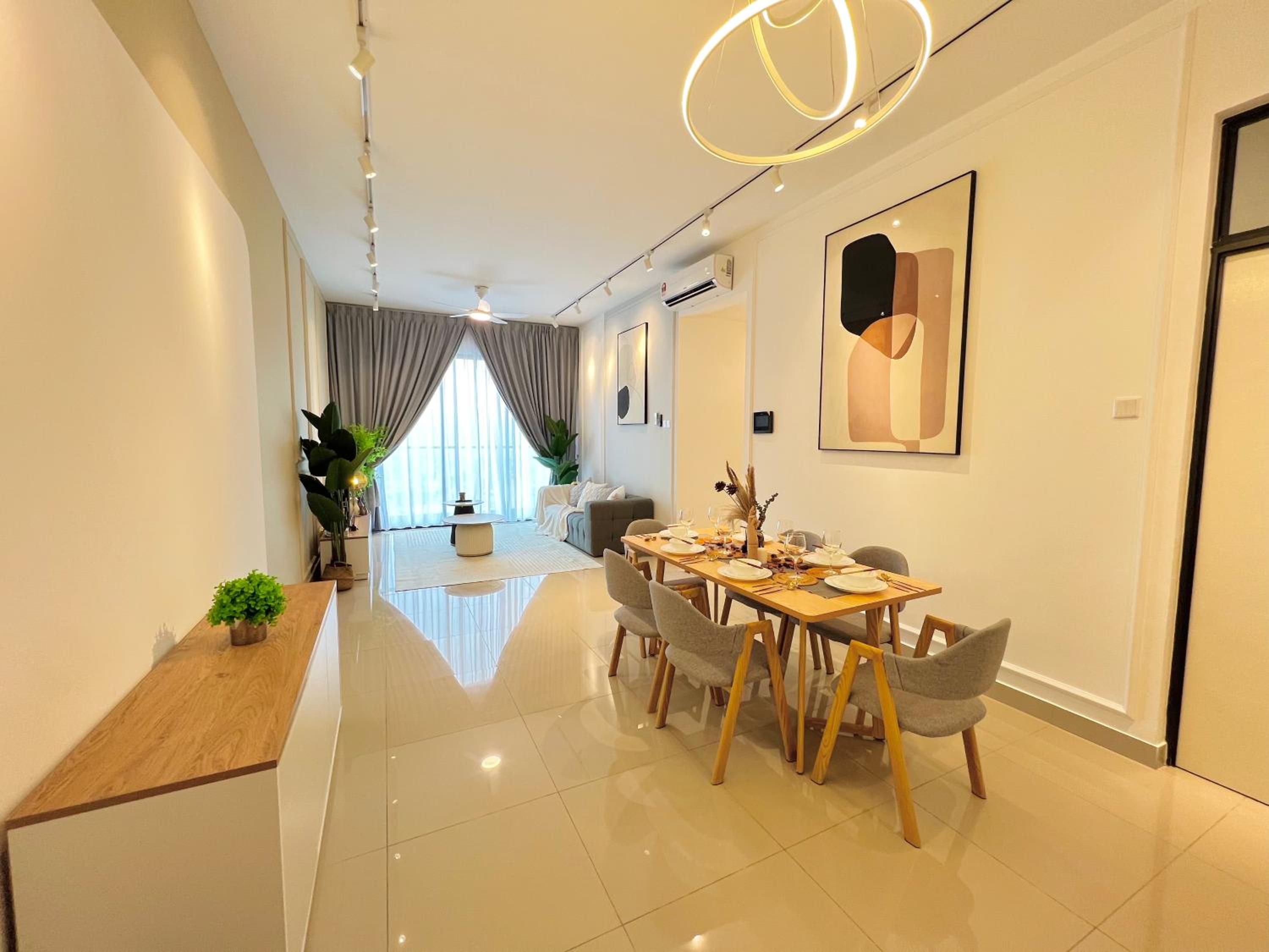 Premium Residence For Family at Aeon / Sunway Velocity / MRT / LRT