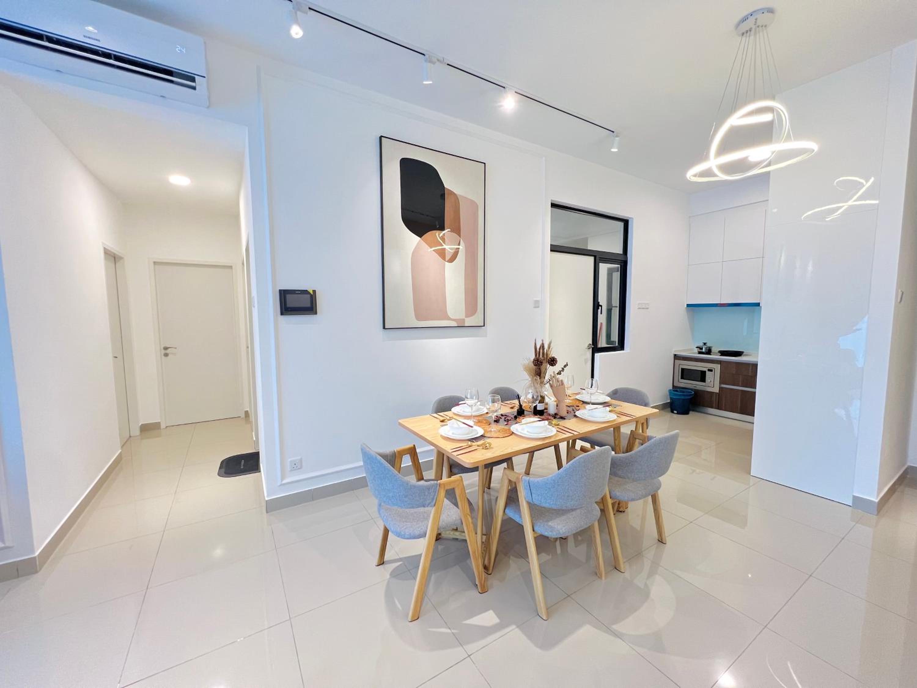 Premium Residence For Family at Aeon / Sunway Velocity / MRT / LRT
