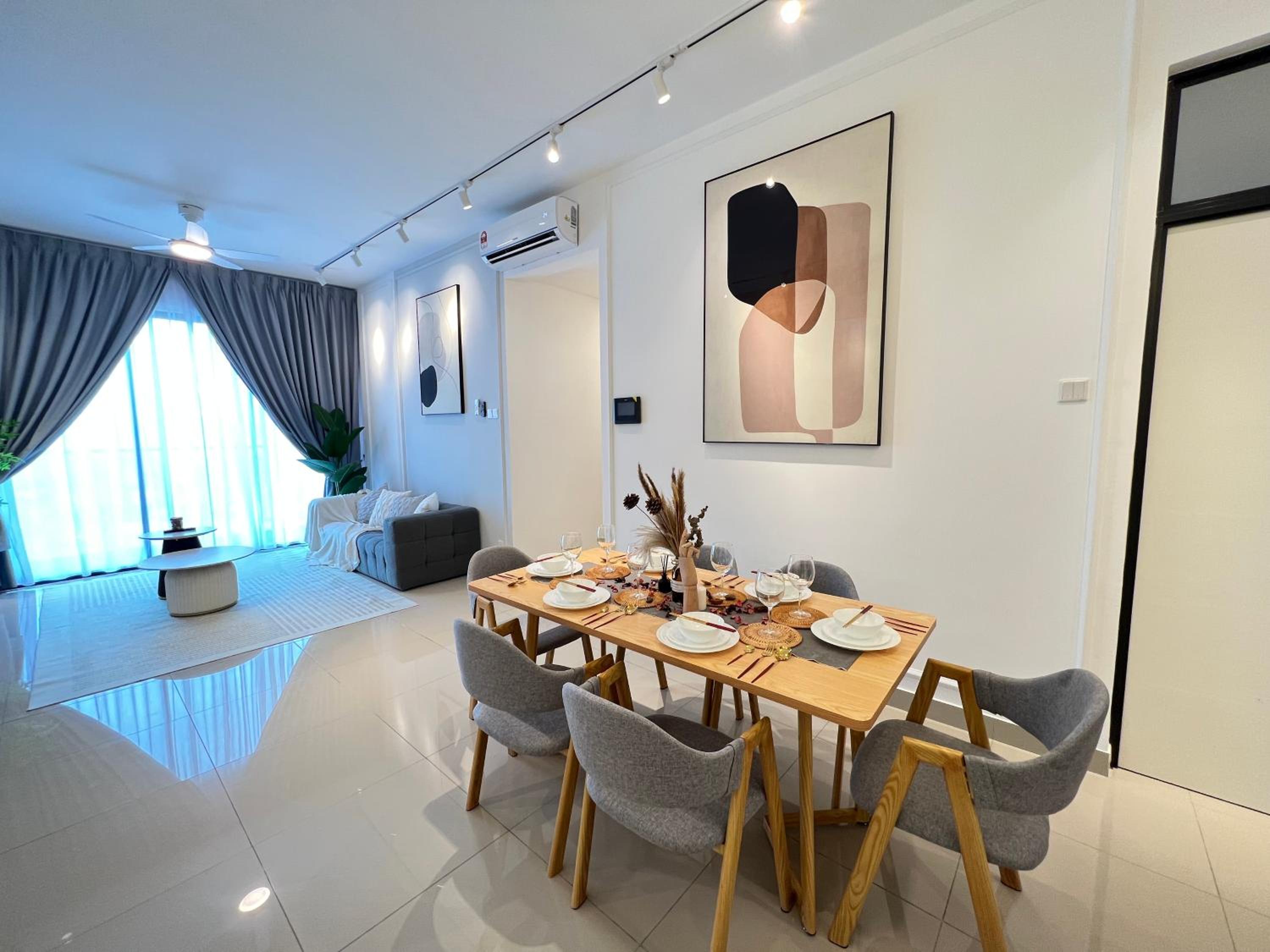 Premium Residence For Family at Aeon / Sunway Velocity / MRT / LRT