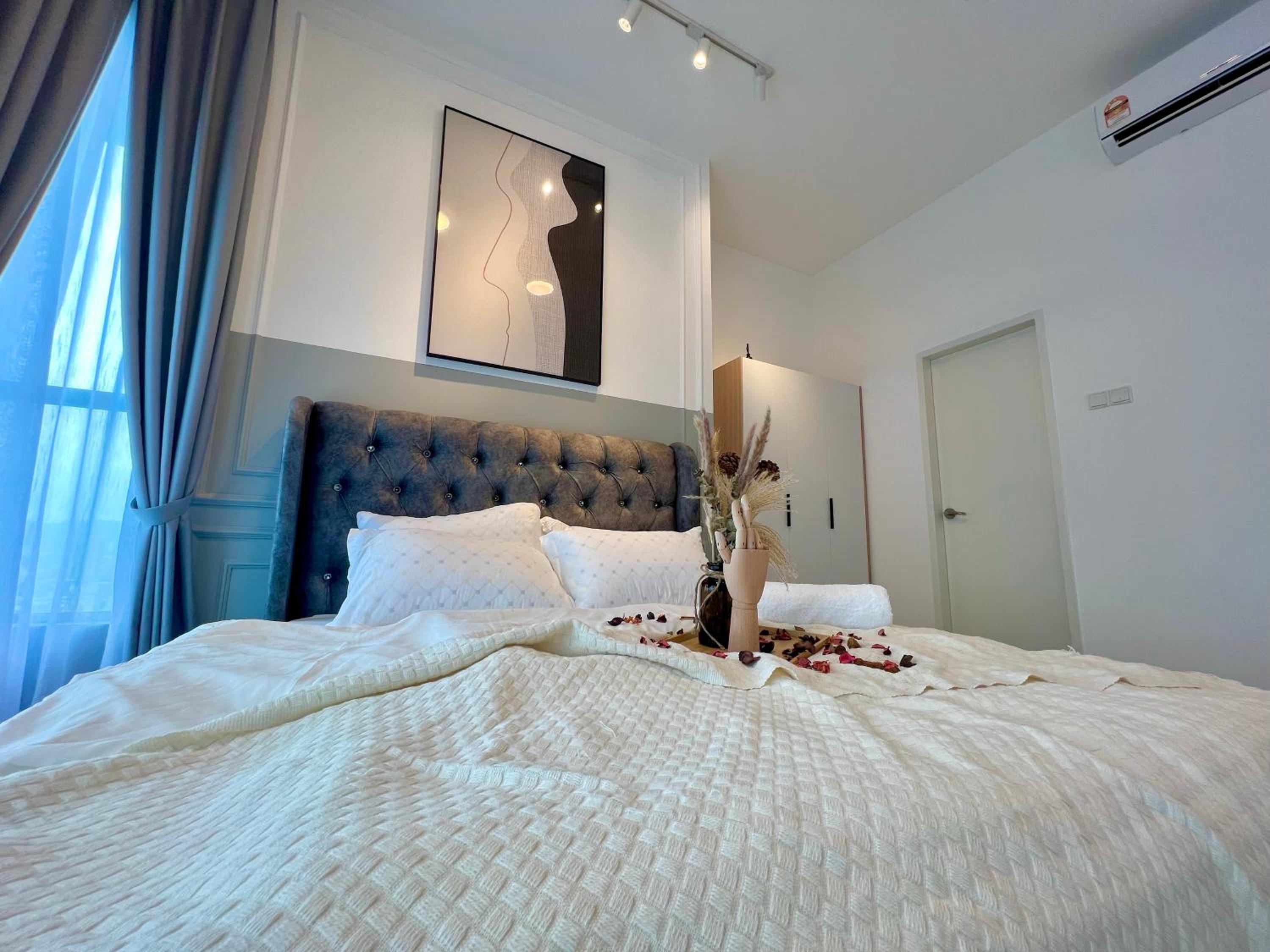 Premium Residence For Family at Aeon / Sunway Velocity / MRT / LRT