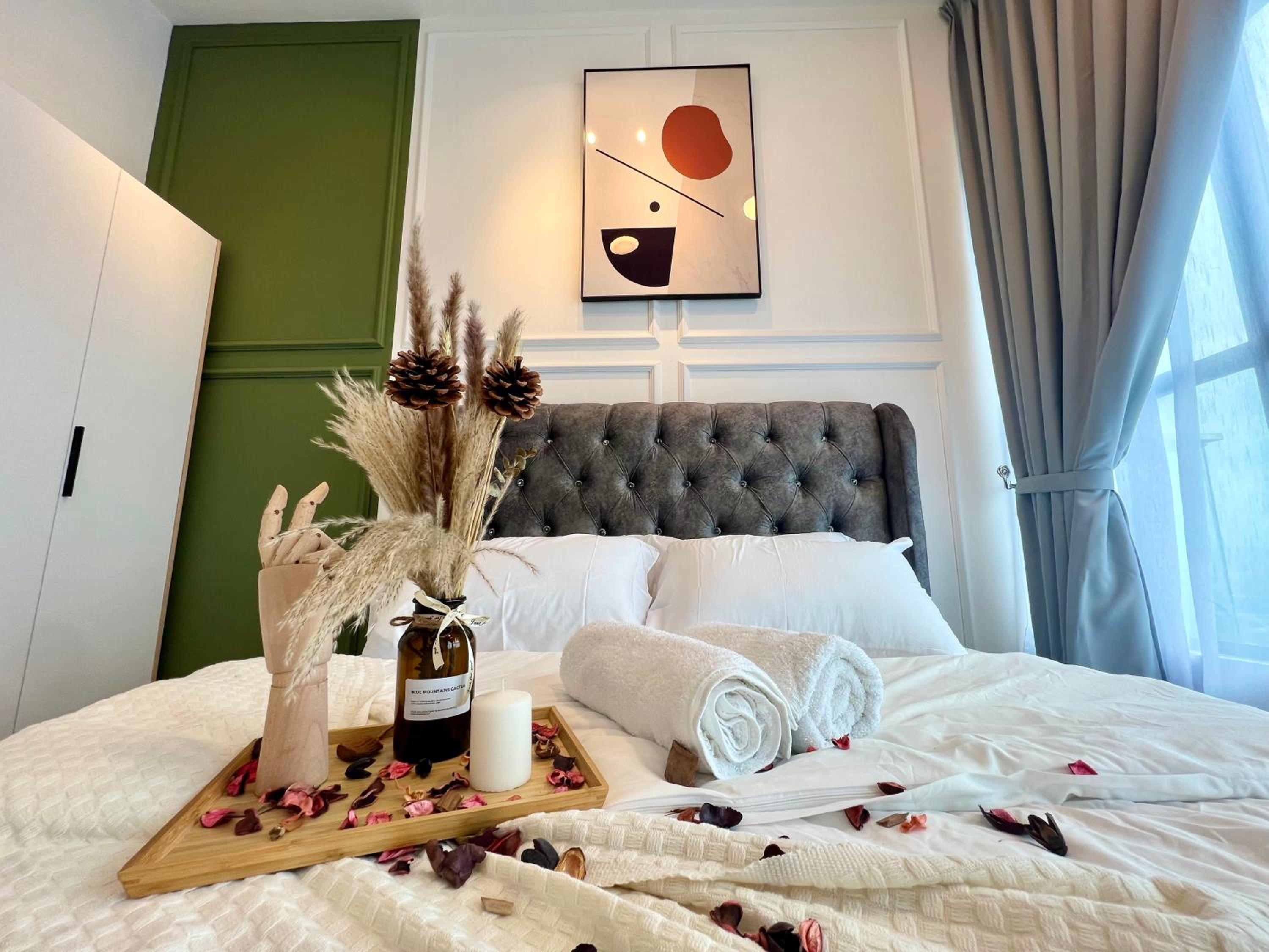 Premium Residence For Family at Aeon / Sunway Velocity / MRT / LRT