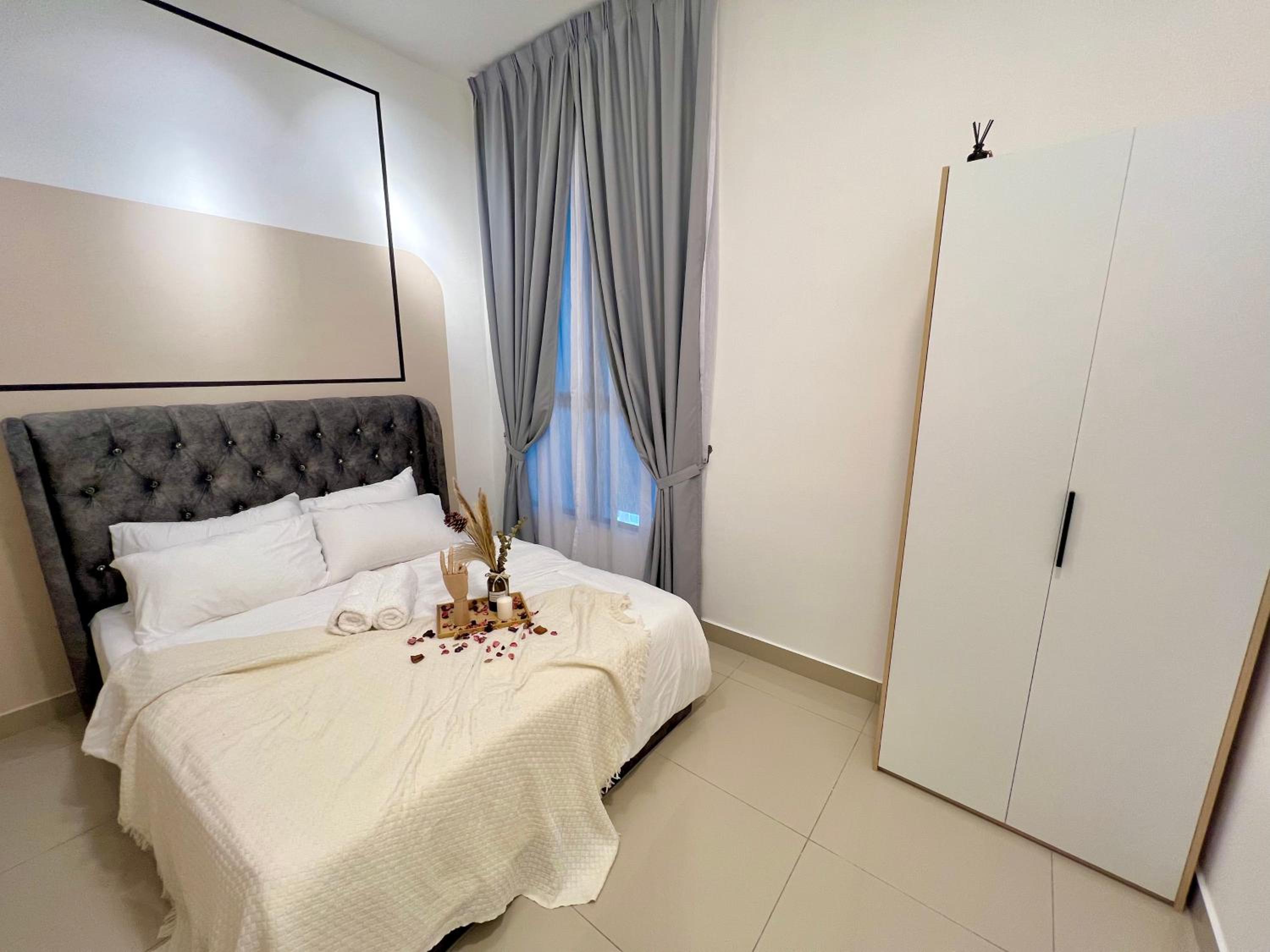 Premium Residence For Family at Aeon / Sunway Velocity / MRT / LRT