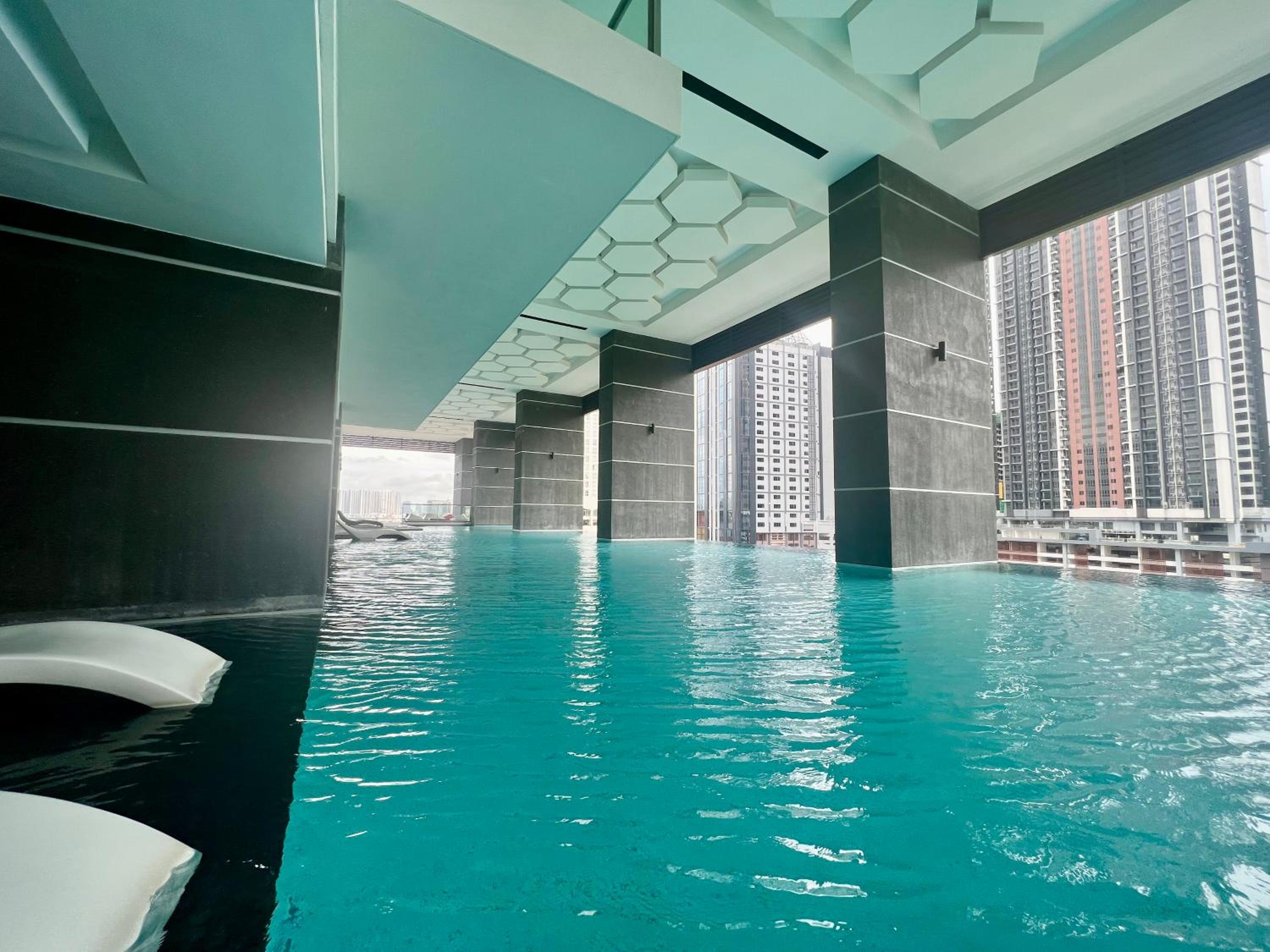 Premium Residence For Family at Aeon / Sunway Velocity / MRT / LRT