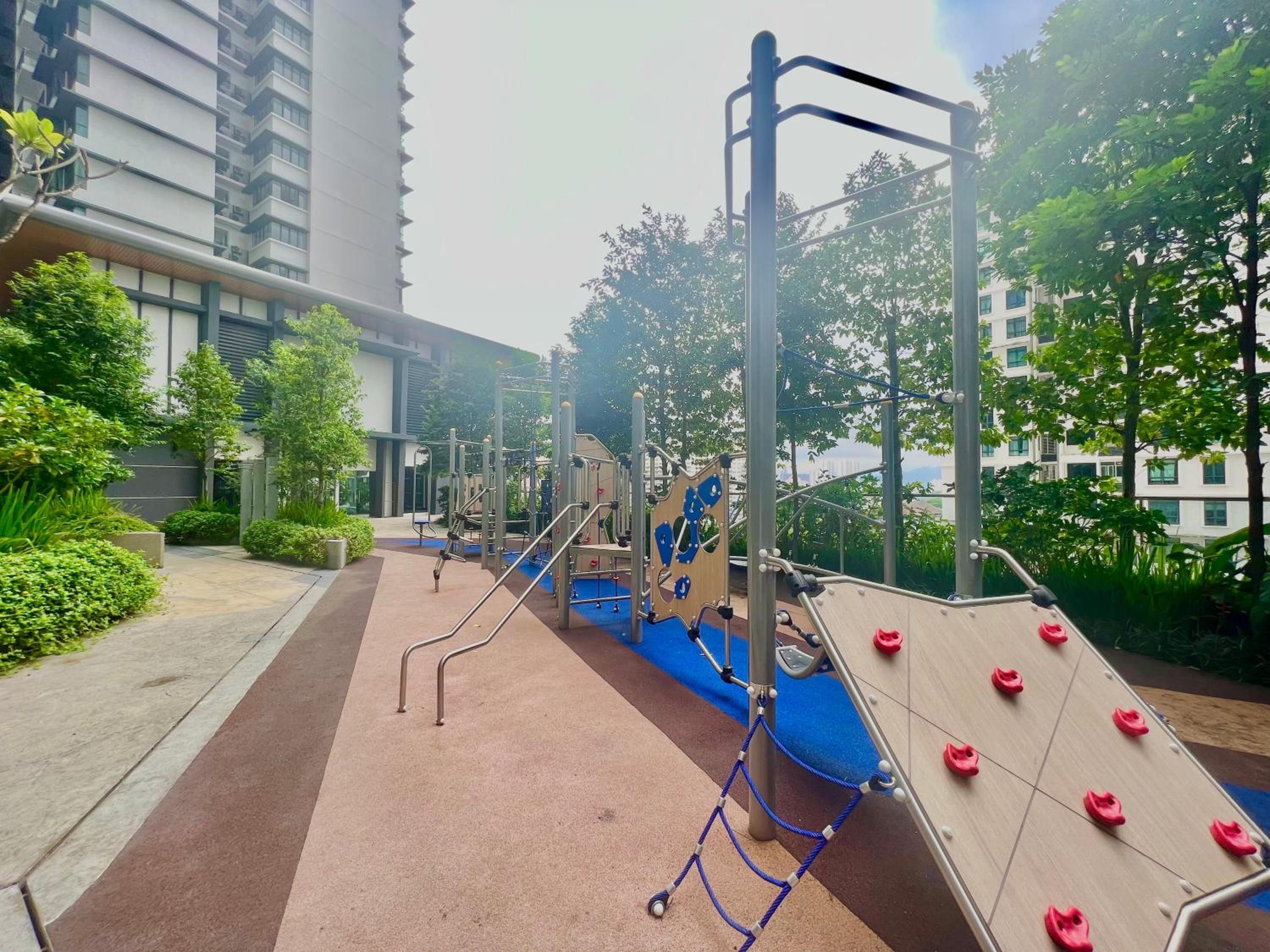 Premium Residence For Family at Aeon / Sunway Velocity / MRT / LRT