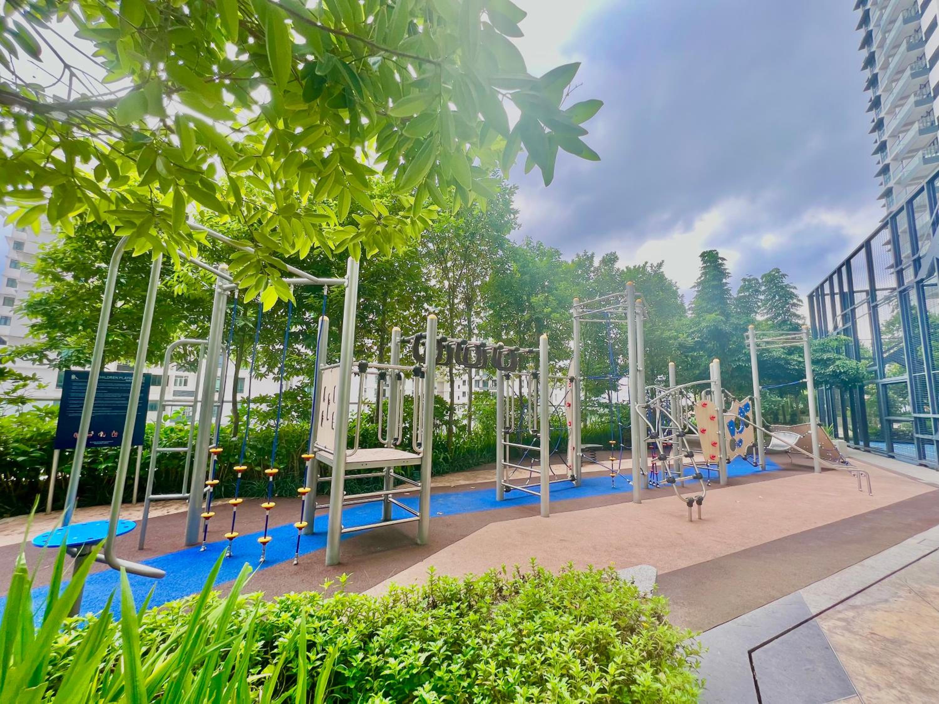 Premium Residence For Family at Aeon / Sunway Velocity / MRT / LRT