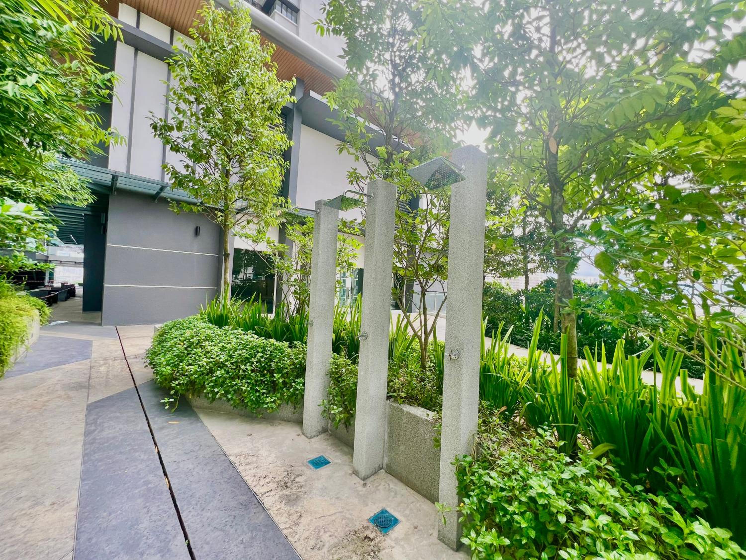 Premium Residence For Family at Aeon / Sunway Velocity / MRT / LRT