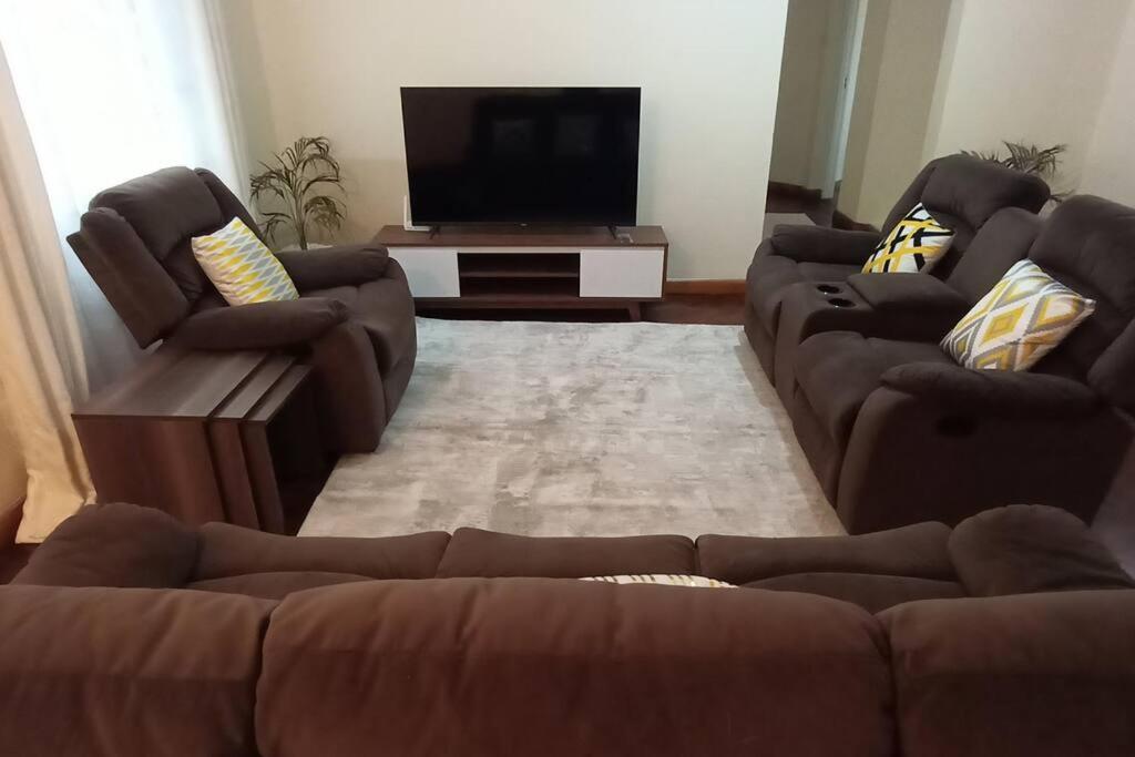 Stylish, Exquisite apartment in Nairobi view 3