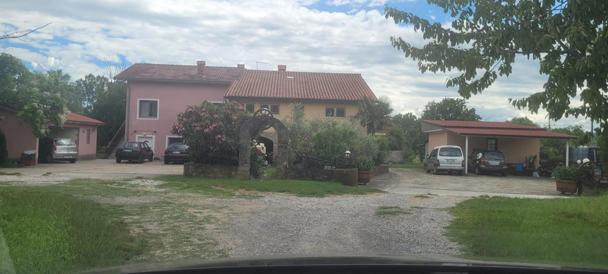 LUNA Quiet Retreat, Close to Koper, AirCon, Parking
