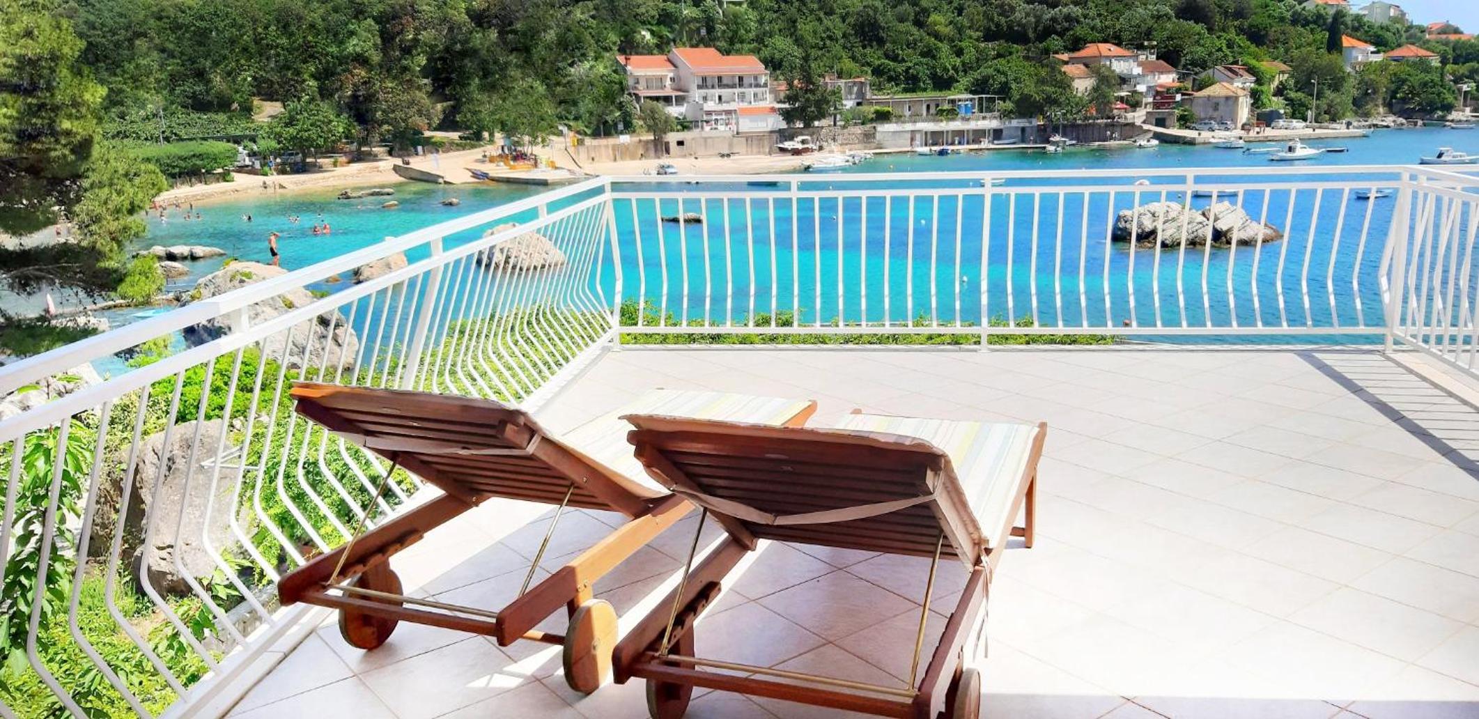 Villa Ana Apartments