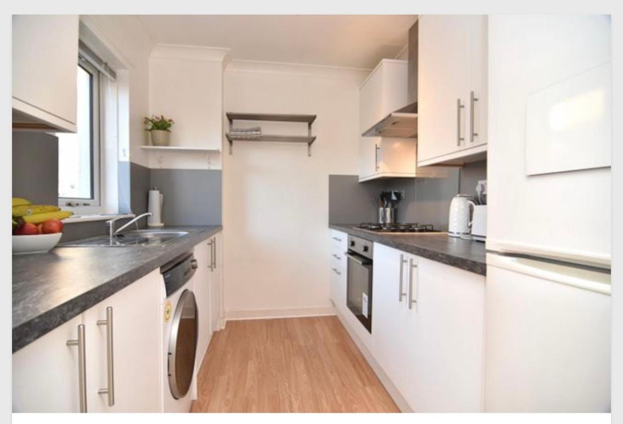 Cosy 2 bedroom home with free parking near city view 5
