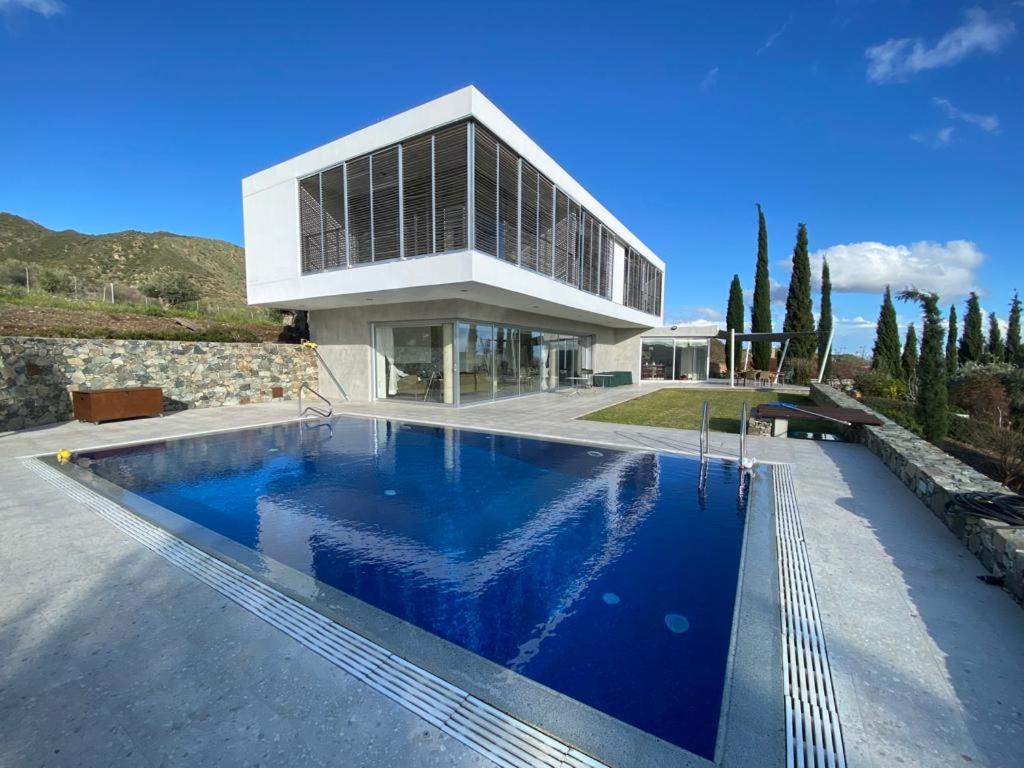 Luxury Villa Pluto Stunning Mountain Views view 2