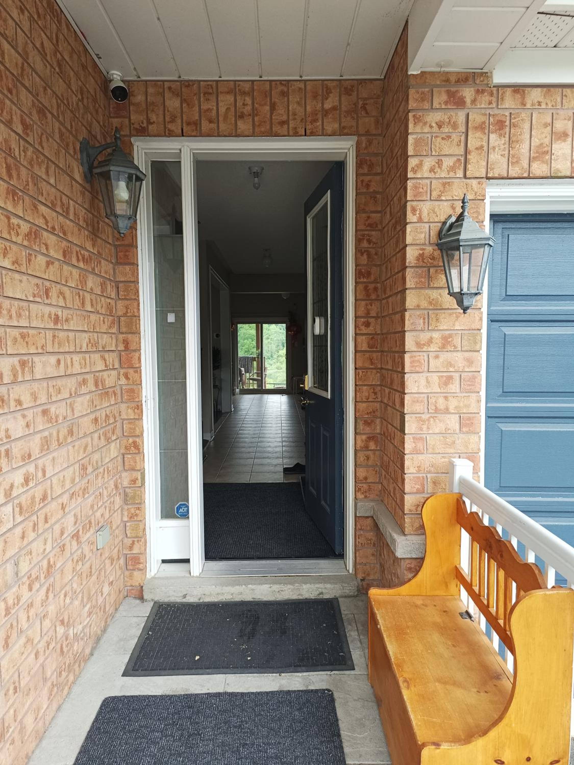 Affordable Room with FREE Parking in Newmarket ON