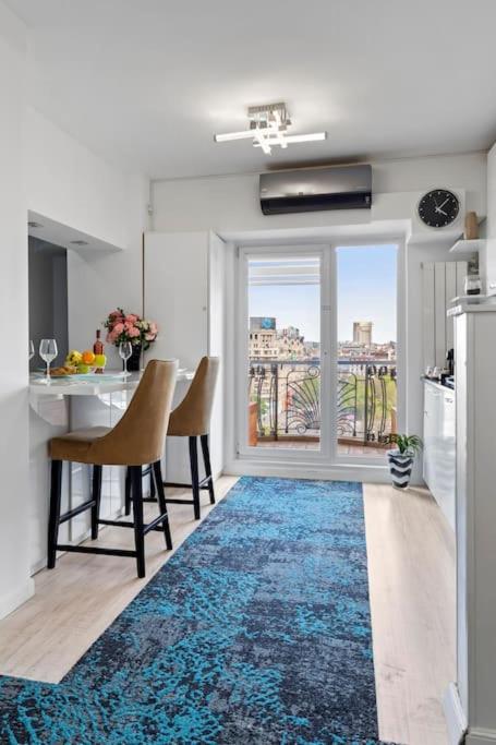 Panoramic Unirii Square Apartment view 2