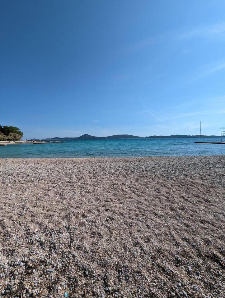 Seeview 1 bedroom apartment 50 m from beach view 2