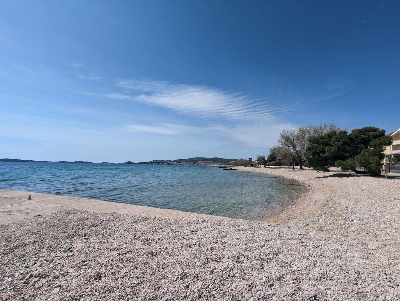 Seeview 1 bedroom apartment 50 m from beach view 3