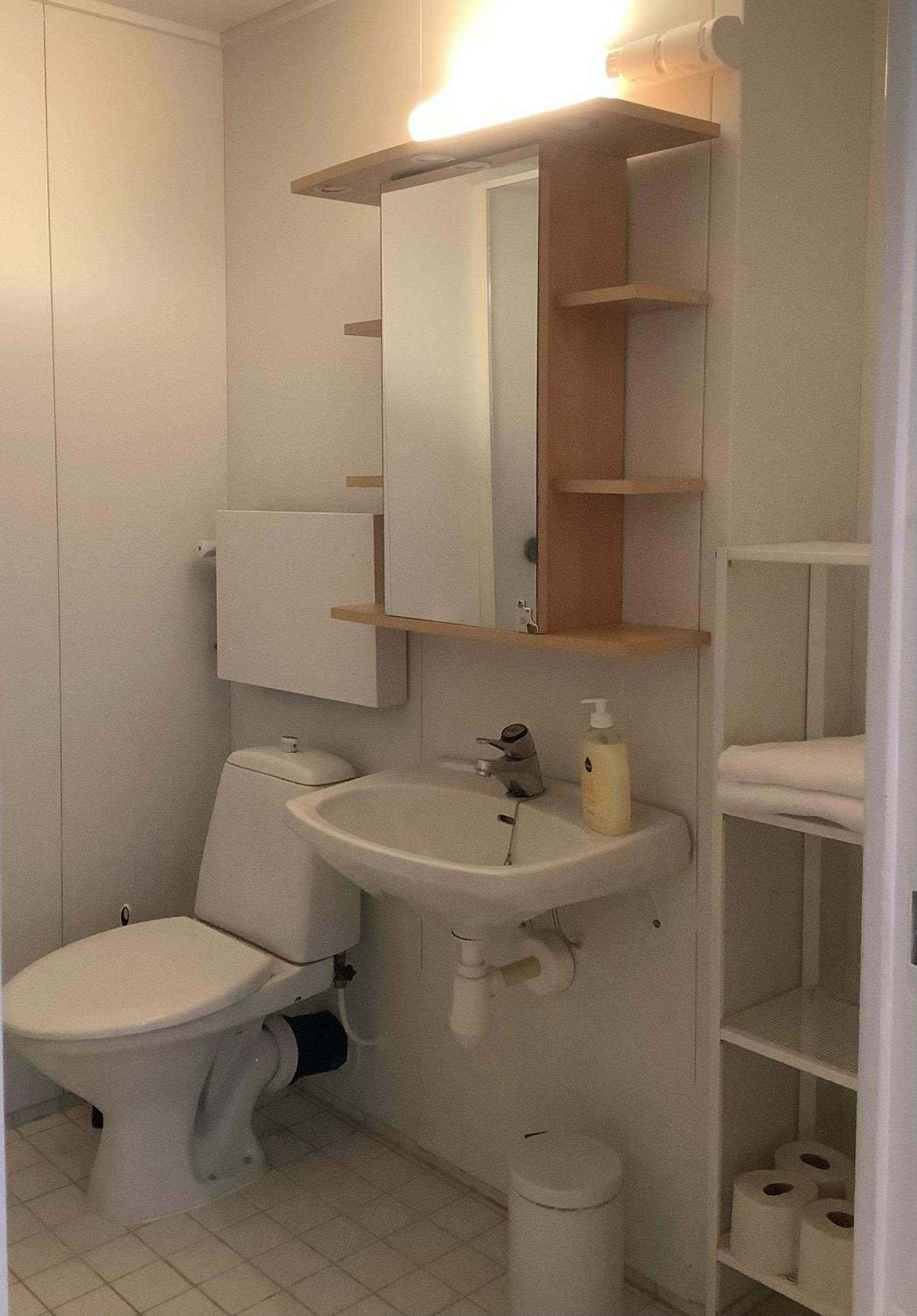Cosy two rooms apartment in Helsinki with free parking