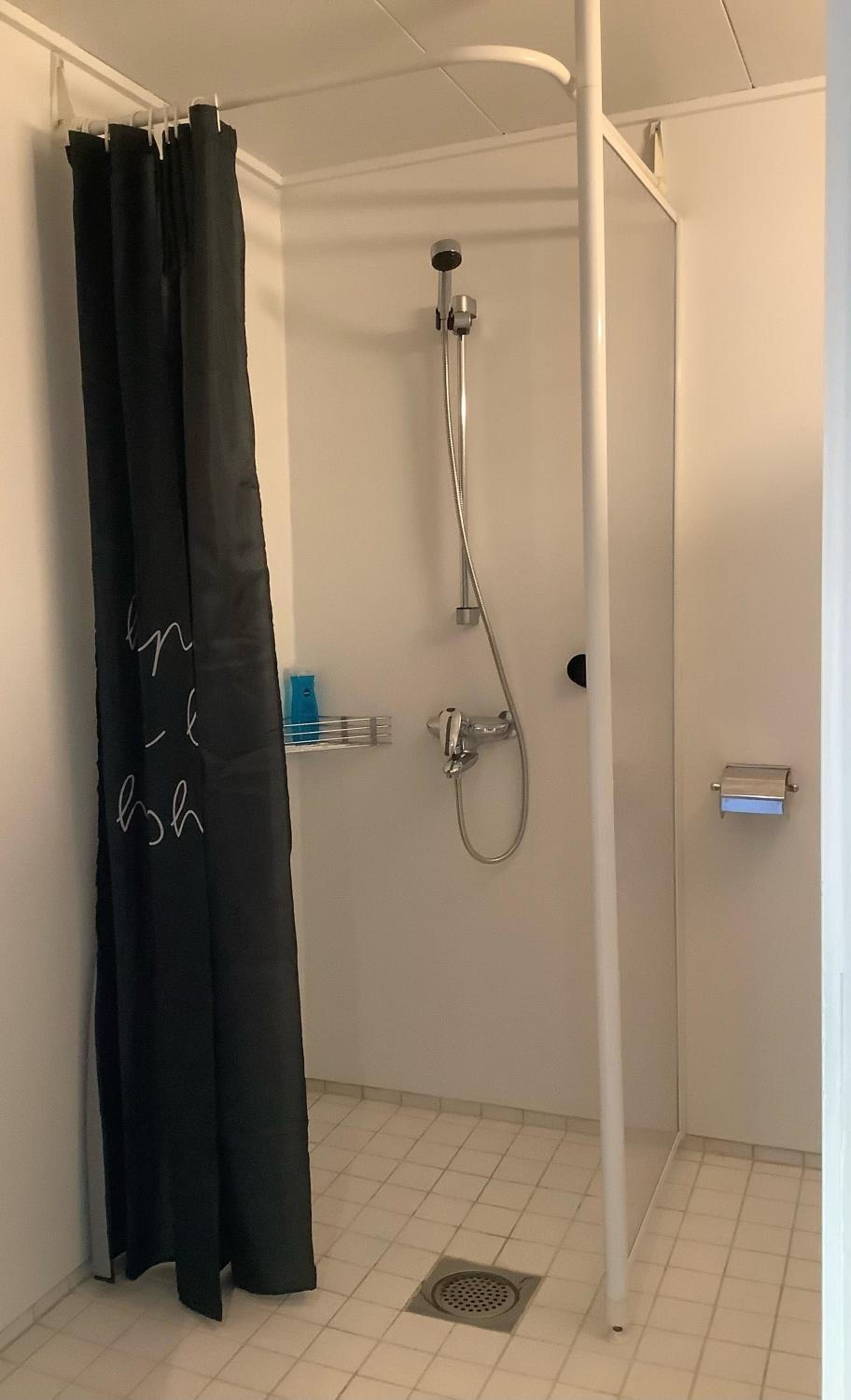 Cosy two rooms apartment in Helsinki with free parking