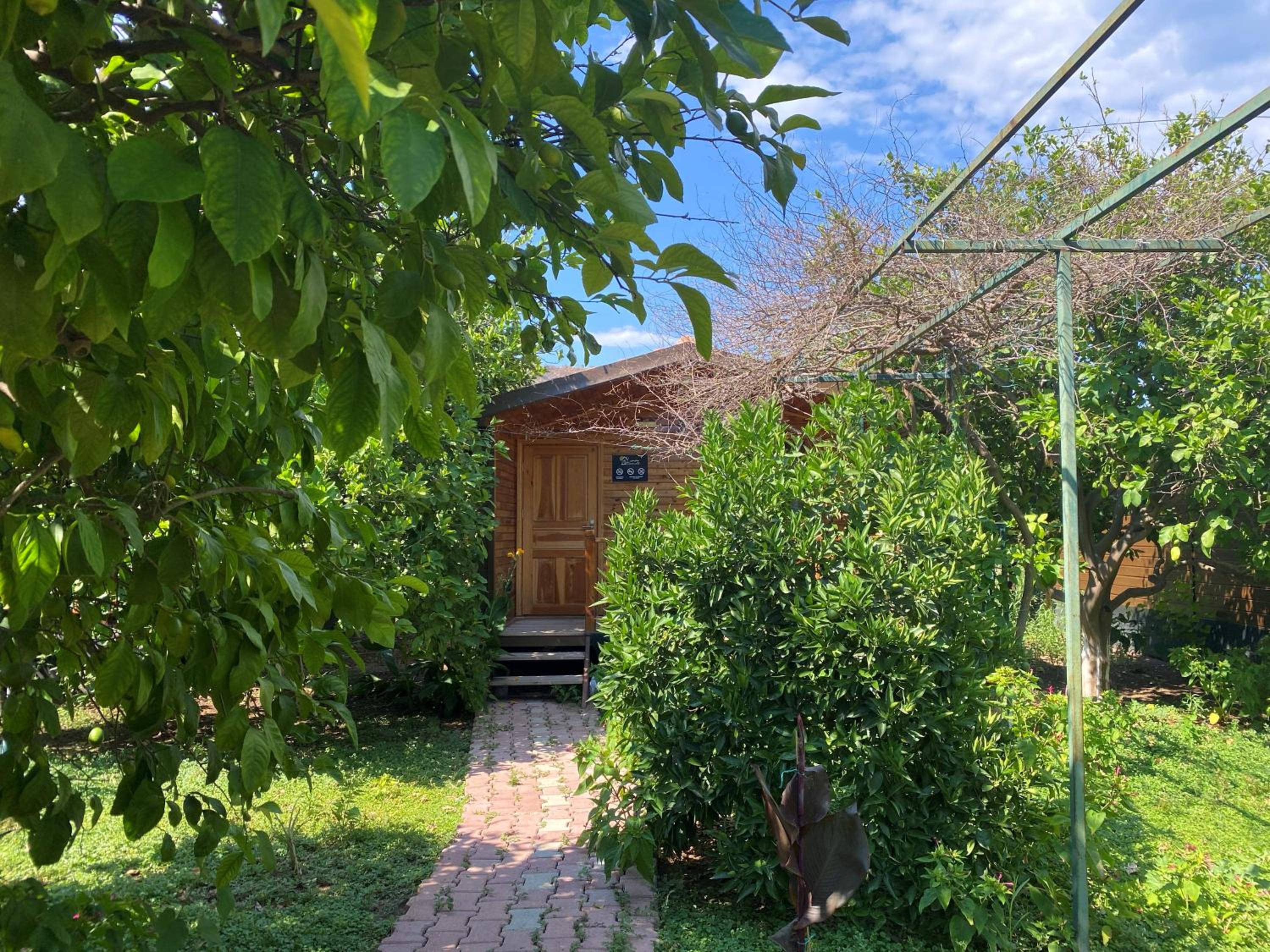 Lemon Garden Lodge