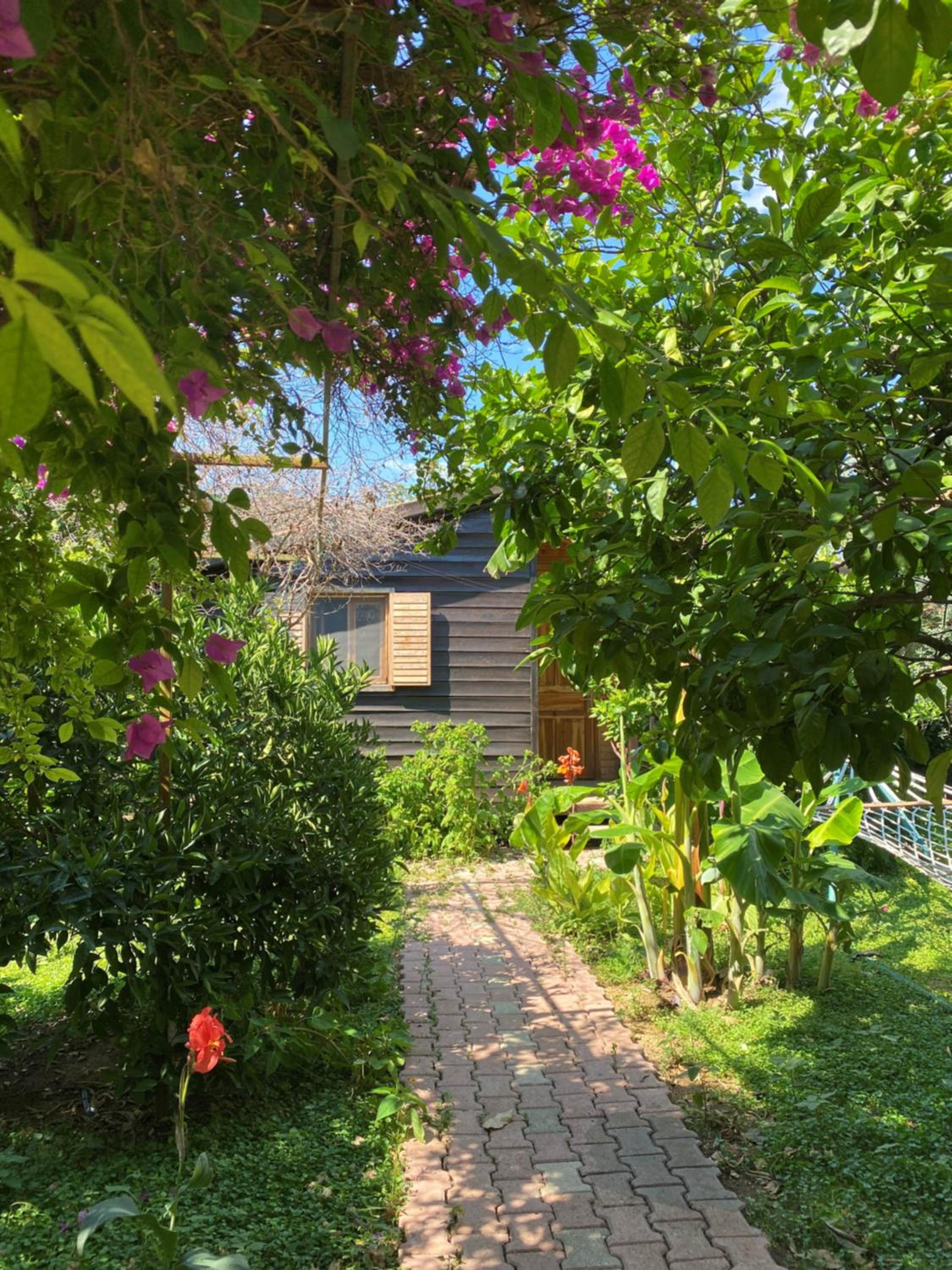 Lemon Garden Lodge