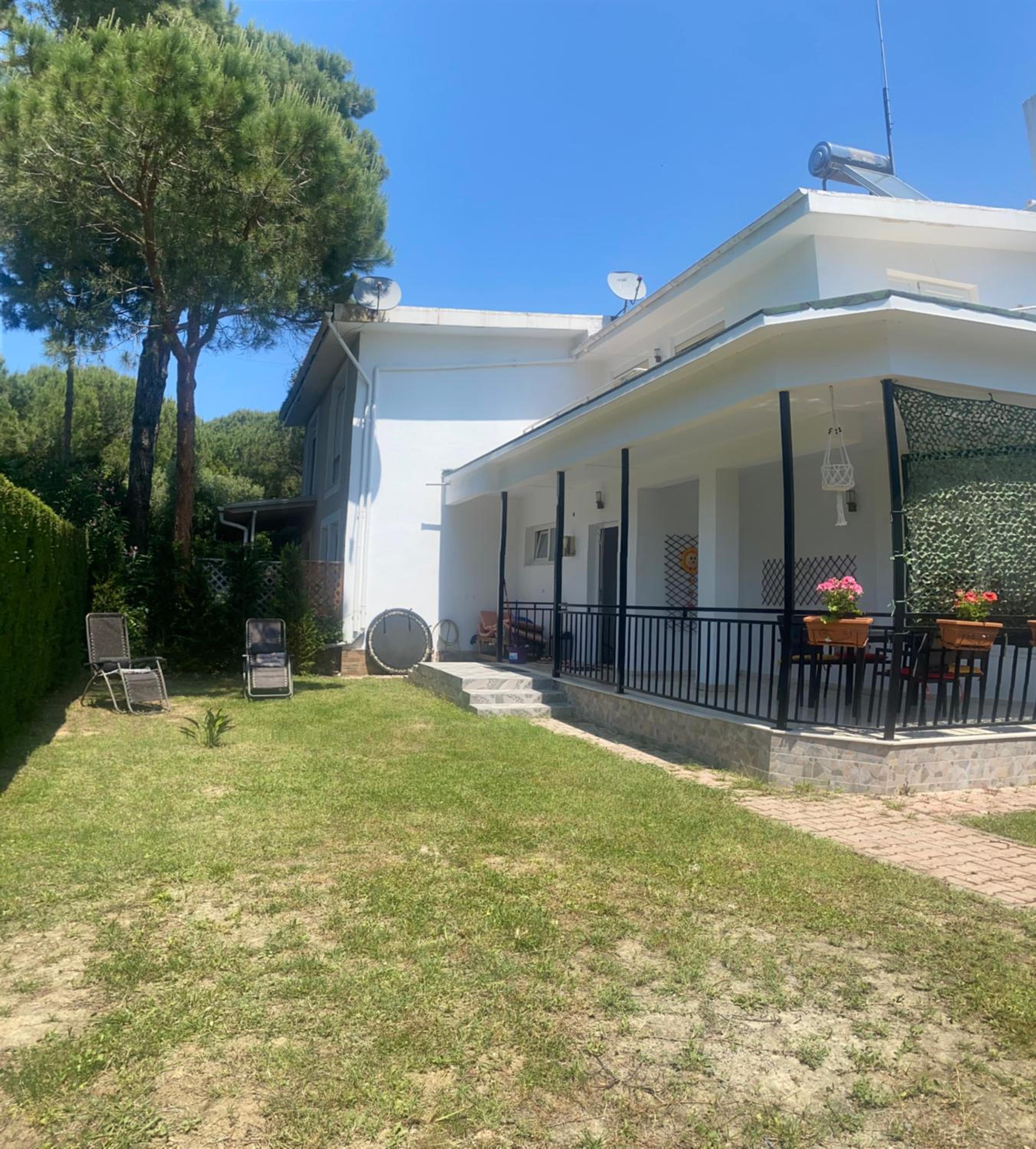 House with a garden view in Durres