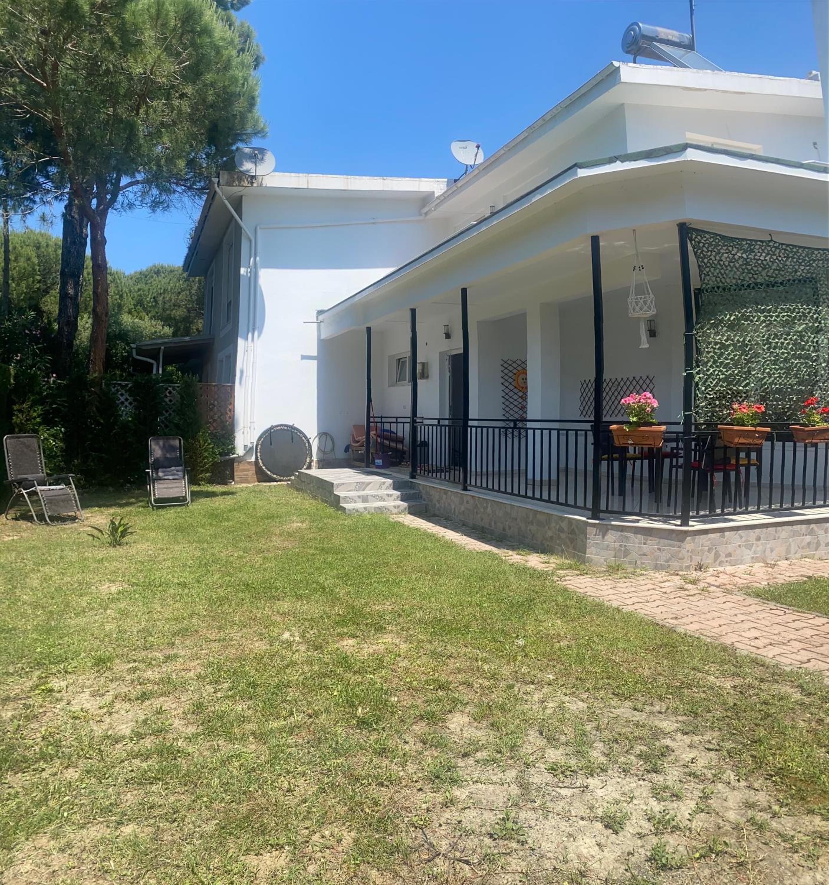 House with a garden view in Durres