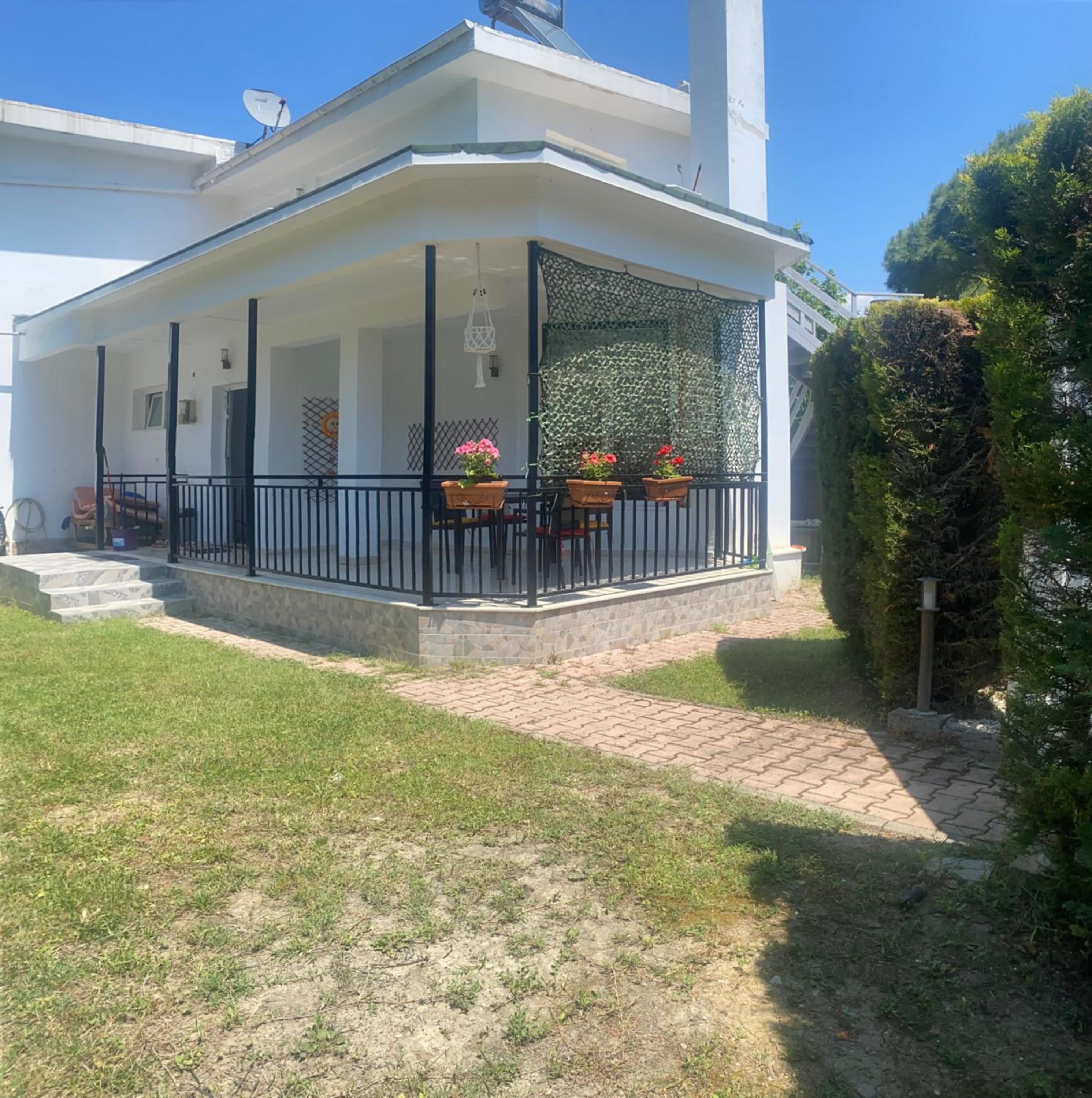 House with a garden view in Durres