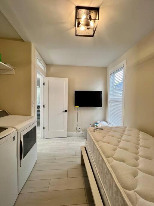 Arianna's Modern Makeover view 3