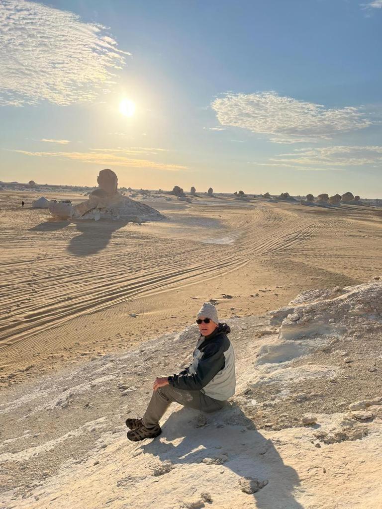 Egypt white and black desert with Camping