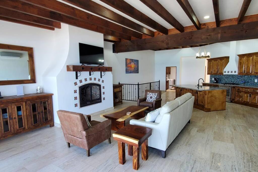 Majestic Beachfront Hideaway