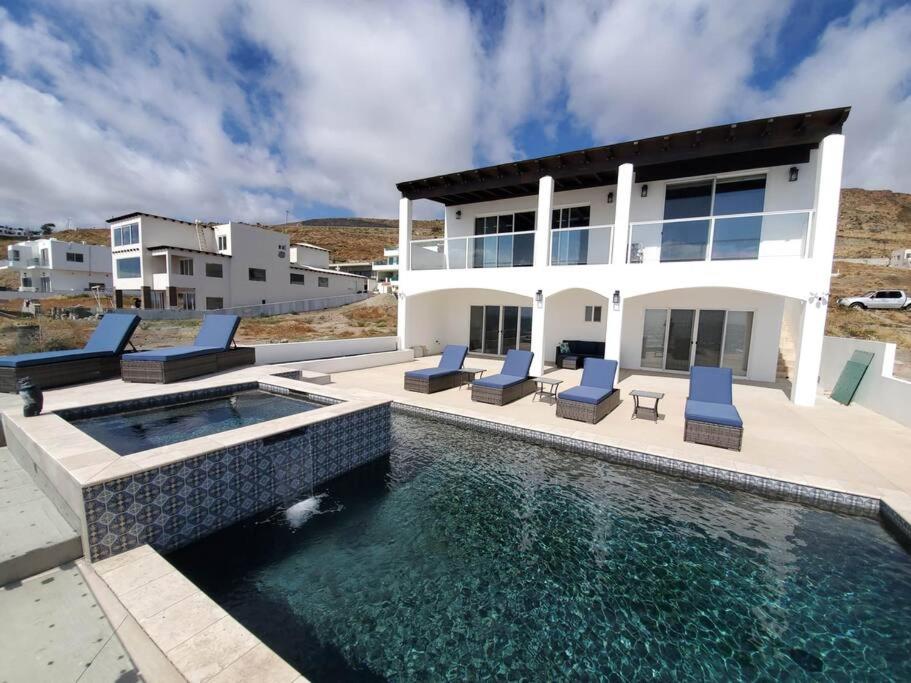 Majestic Beachfront Hideaway