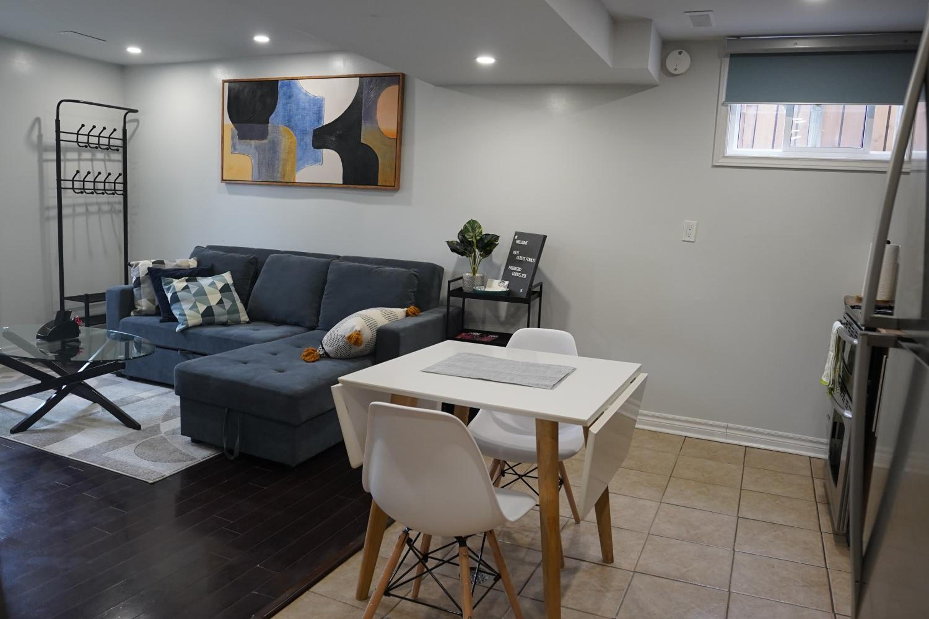 Patio privé, hébergement équipé et spacieux.