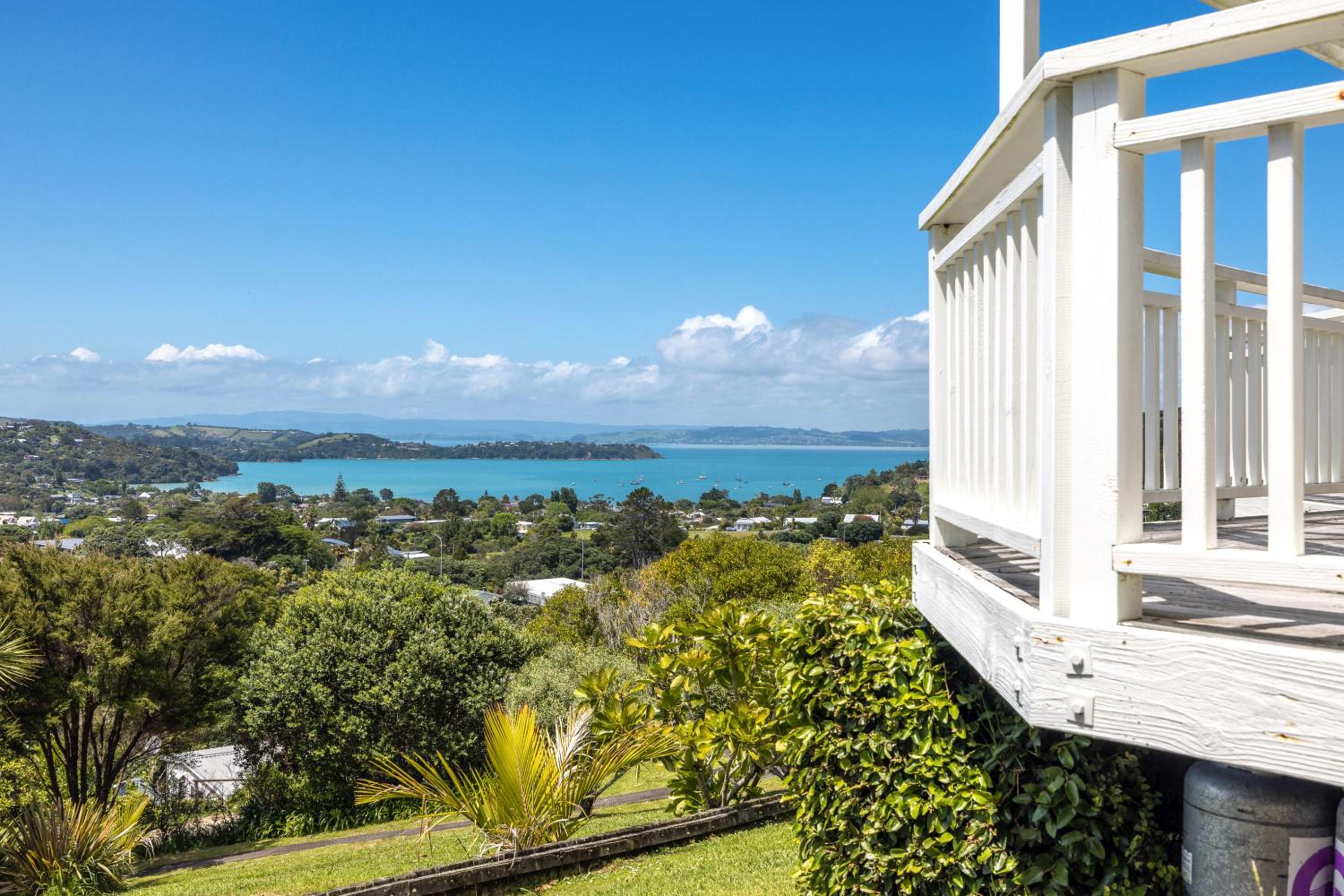 The Lookout - Stay Waiheke view 2