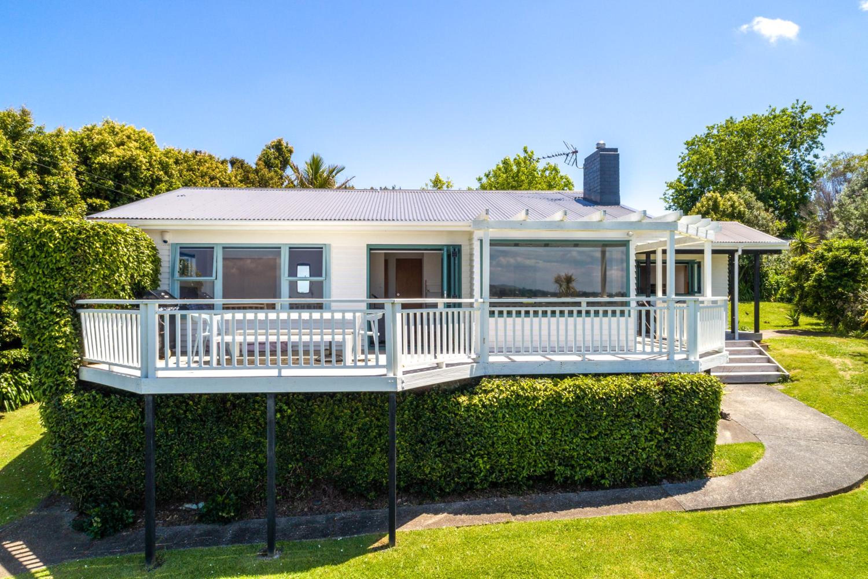 The Lookout - Stay Waiheke view 3
