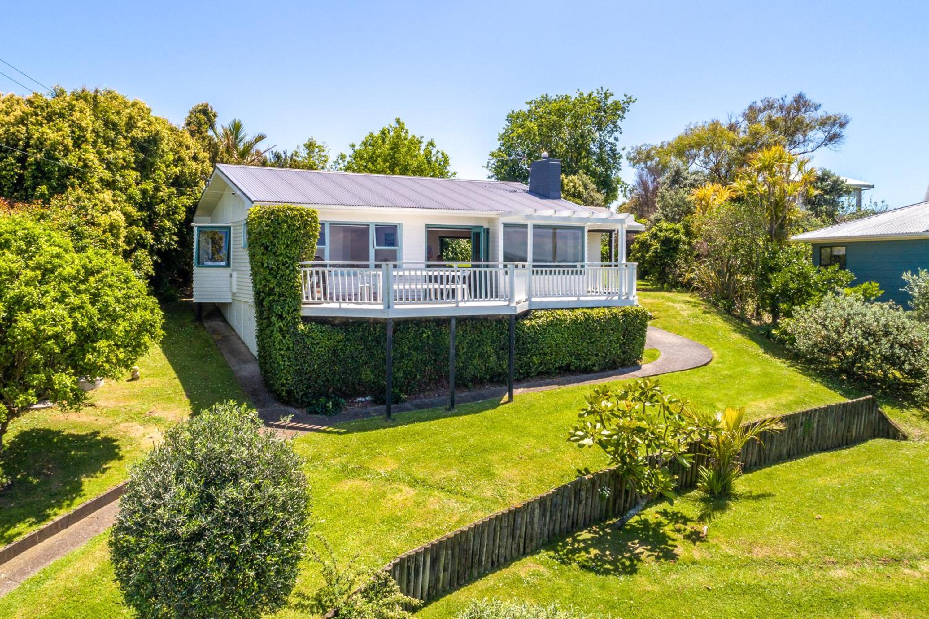 The Lookout - Stay Waiheke view 4
