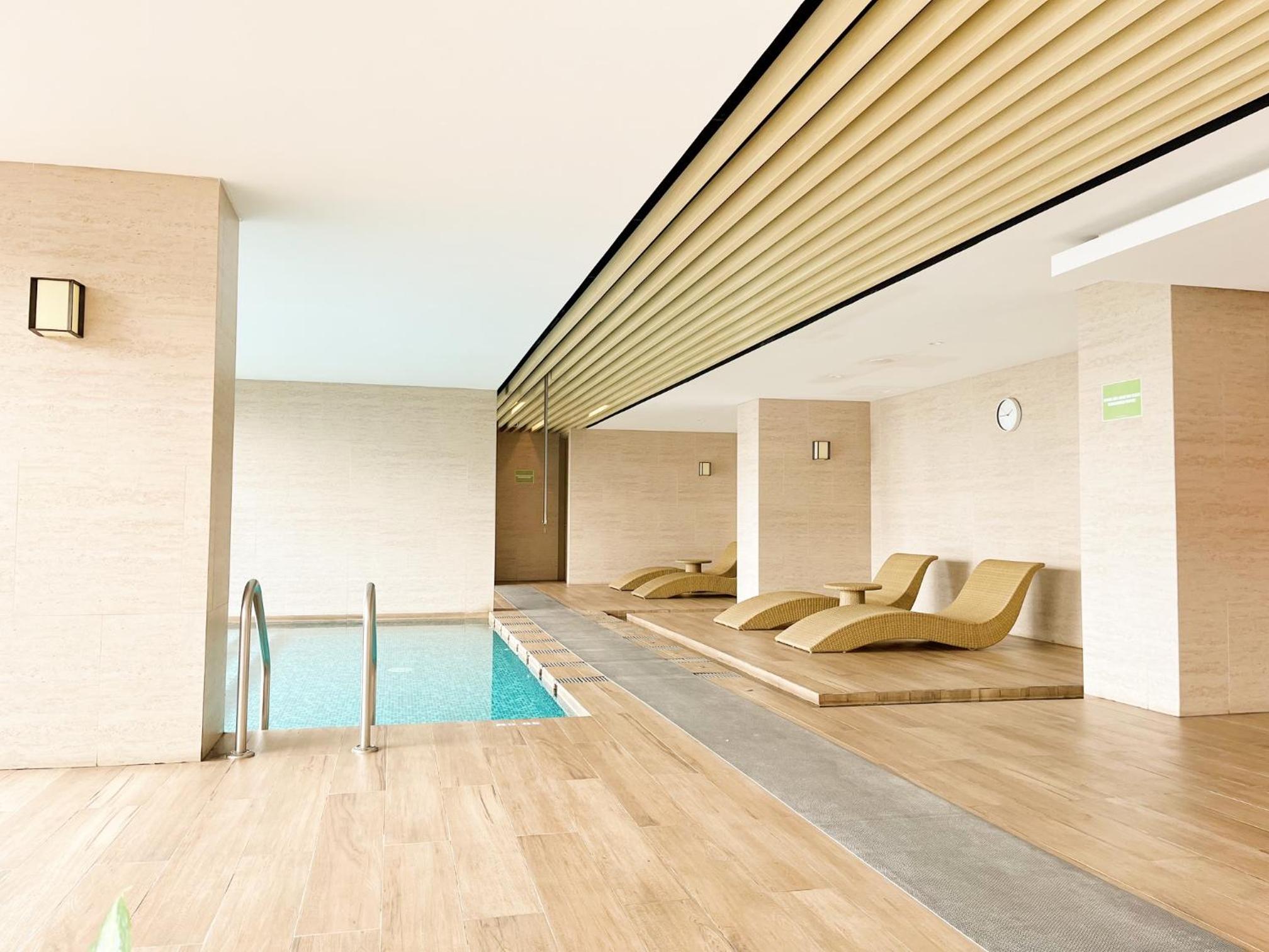 Gold Coast Sea View Apartments by Rentrooms
