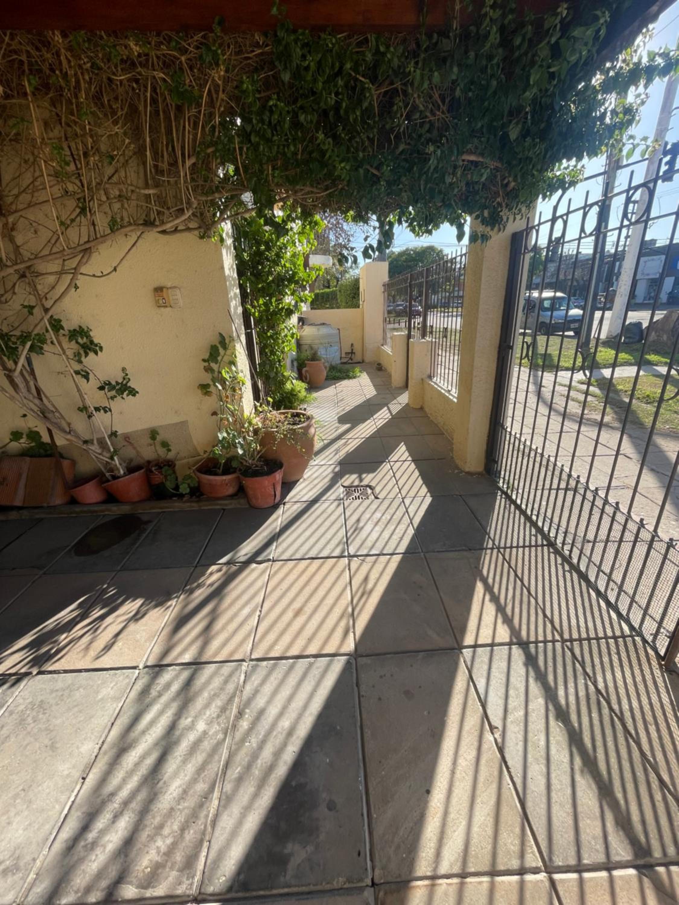 Comoda y amplia casa en Mercedes BsAs