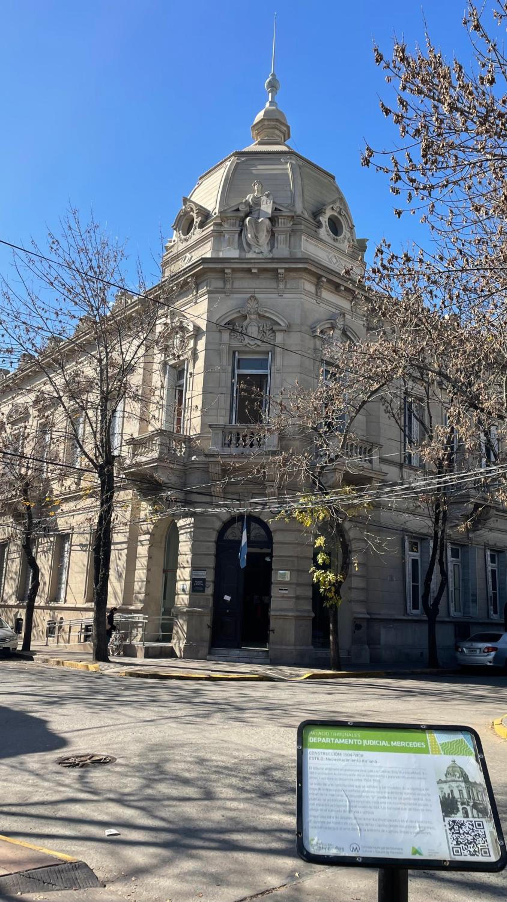 Comoda y amplia casa en Mercedes BsAs